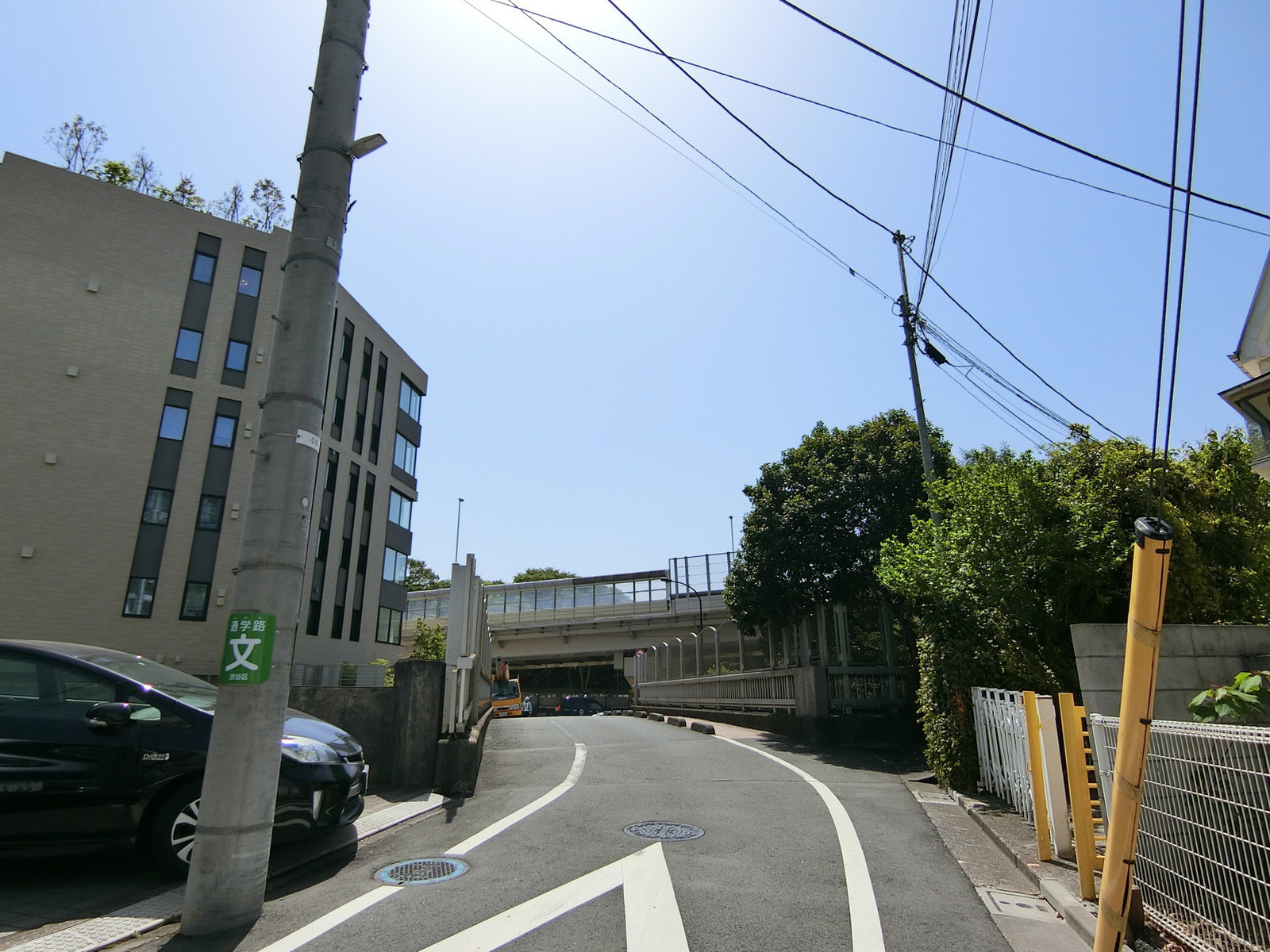周辺は落ち着いた住宅街