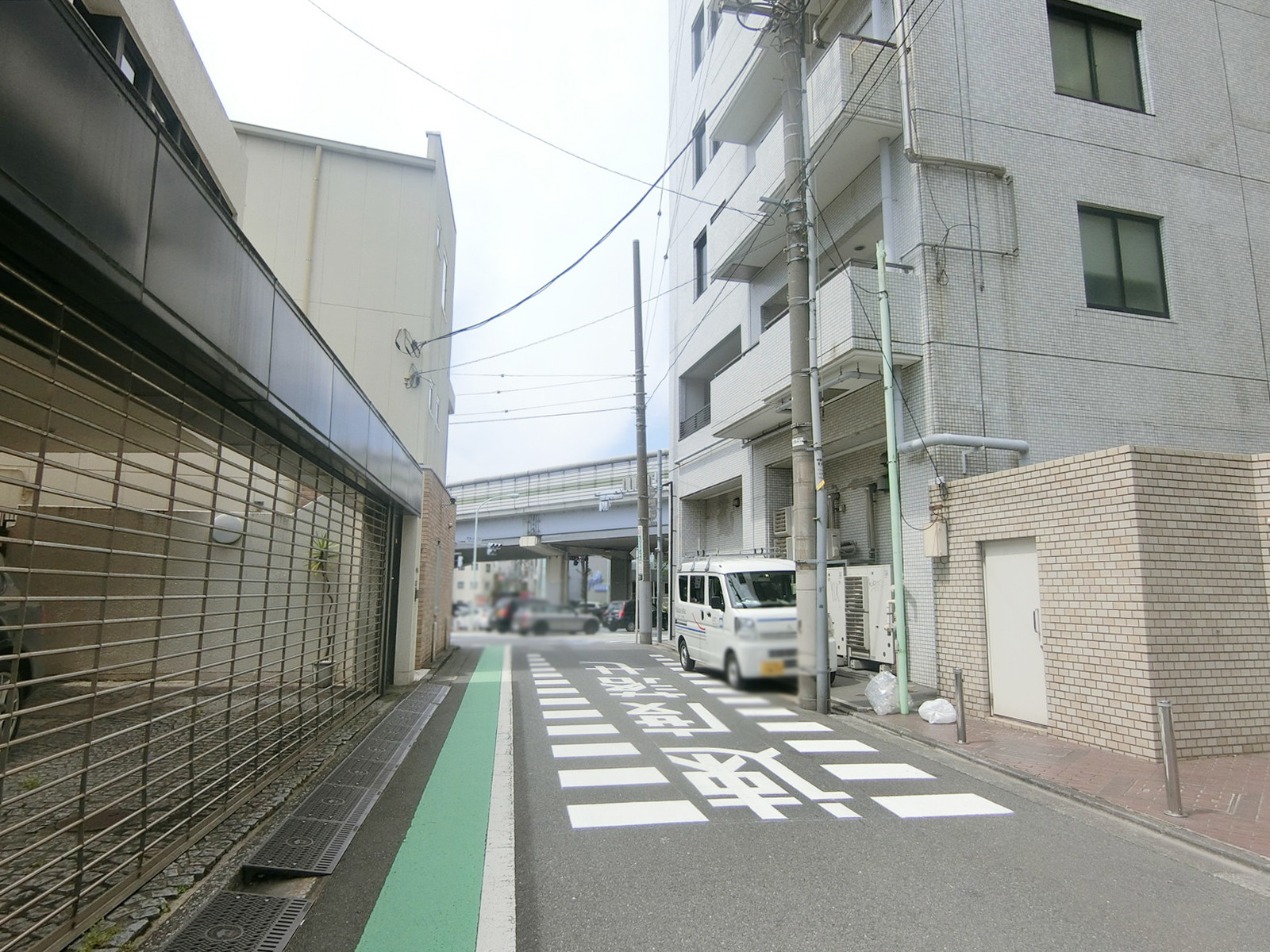 アトリウム青山前面の通り