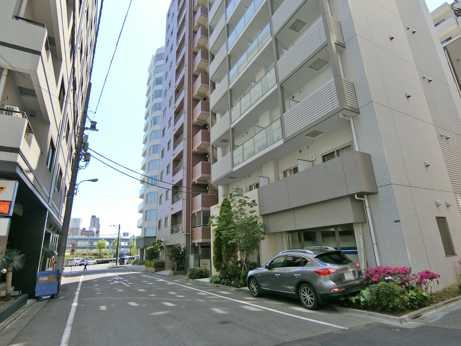 周辺は閑静なエリア