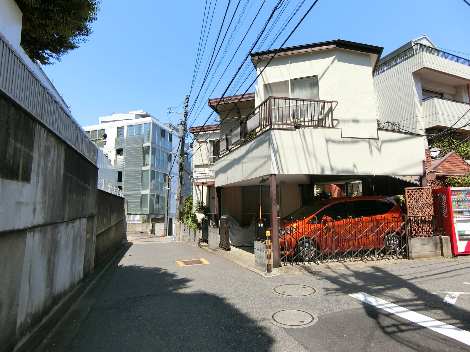 周辺は閑静なエリア