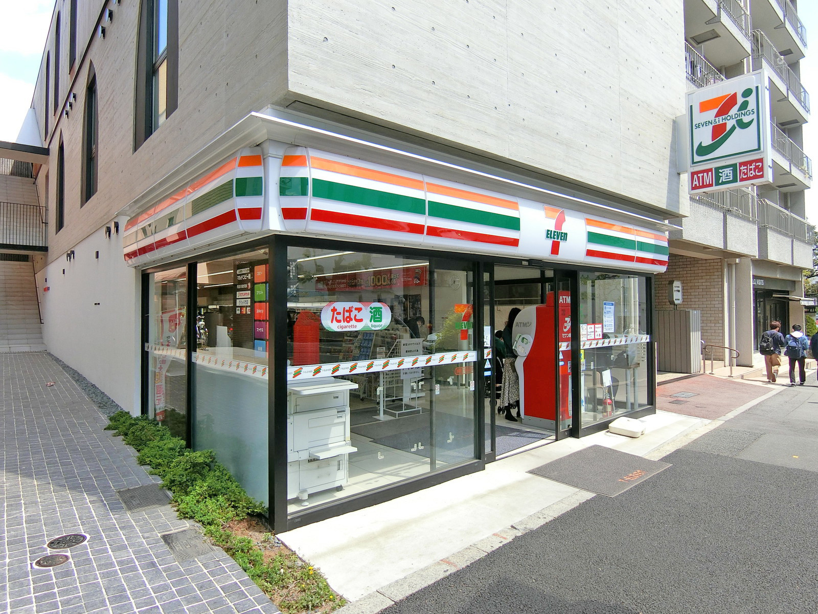 徒歩2分のセブンイレブン西早稲田一丁目早稲田通り店