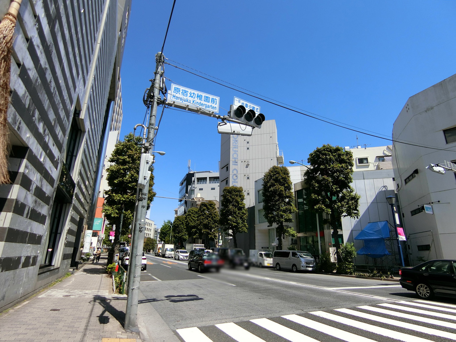 付近の外苑西通り