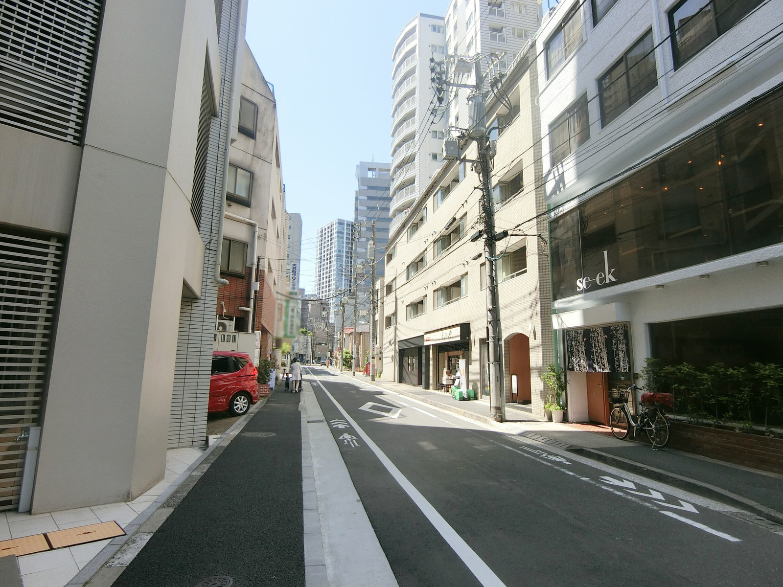 桜井ビル前面の通り