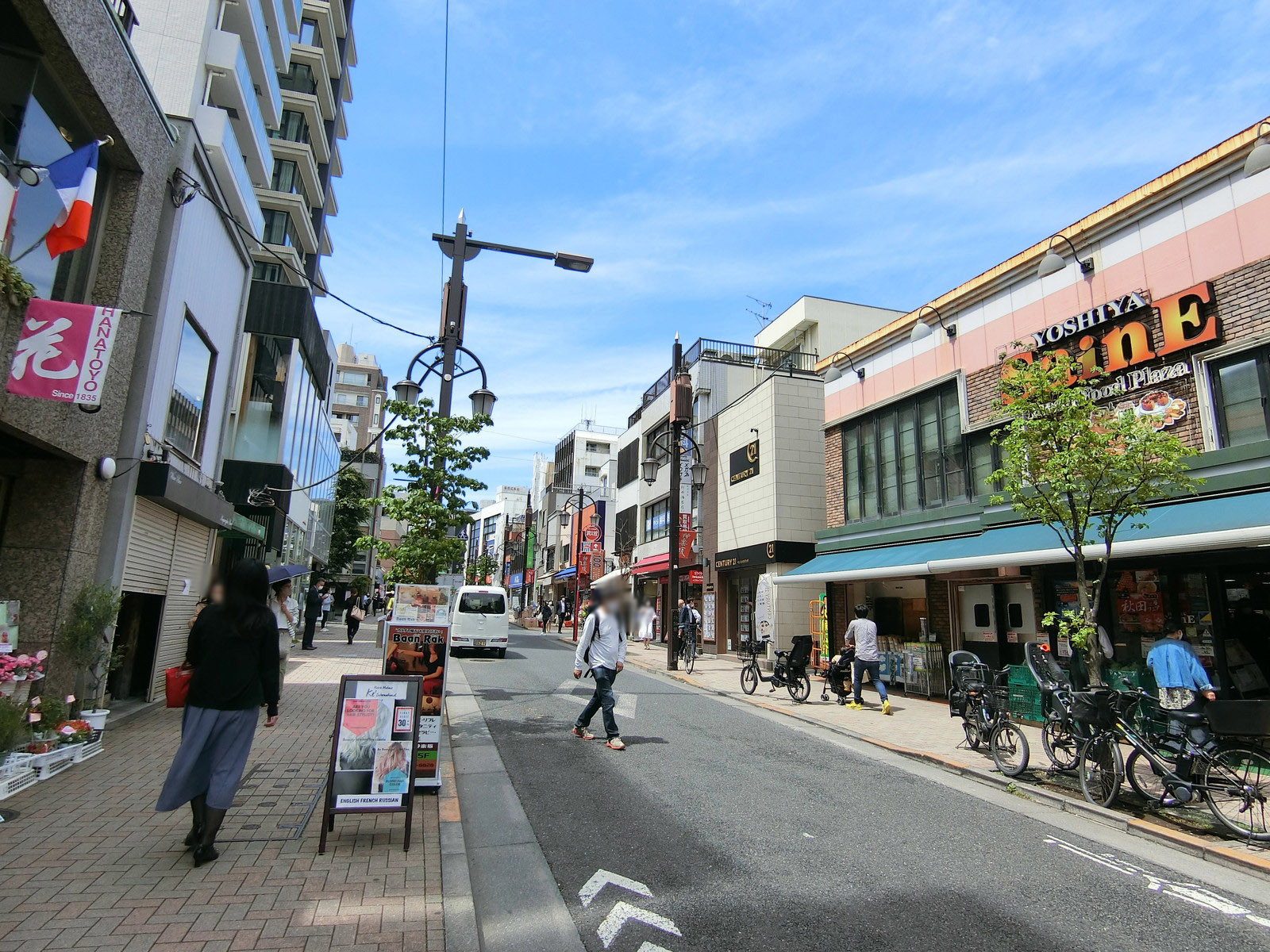 マイナビ不動産ビル神楽坂前面の通り