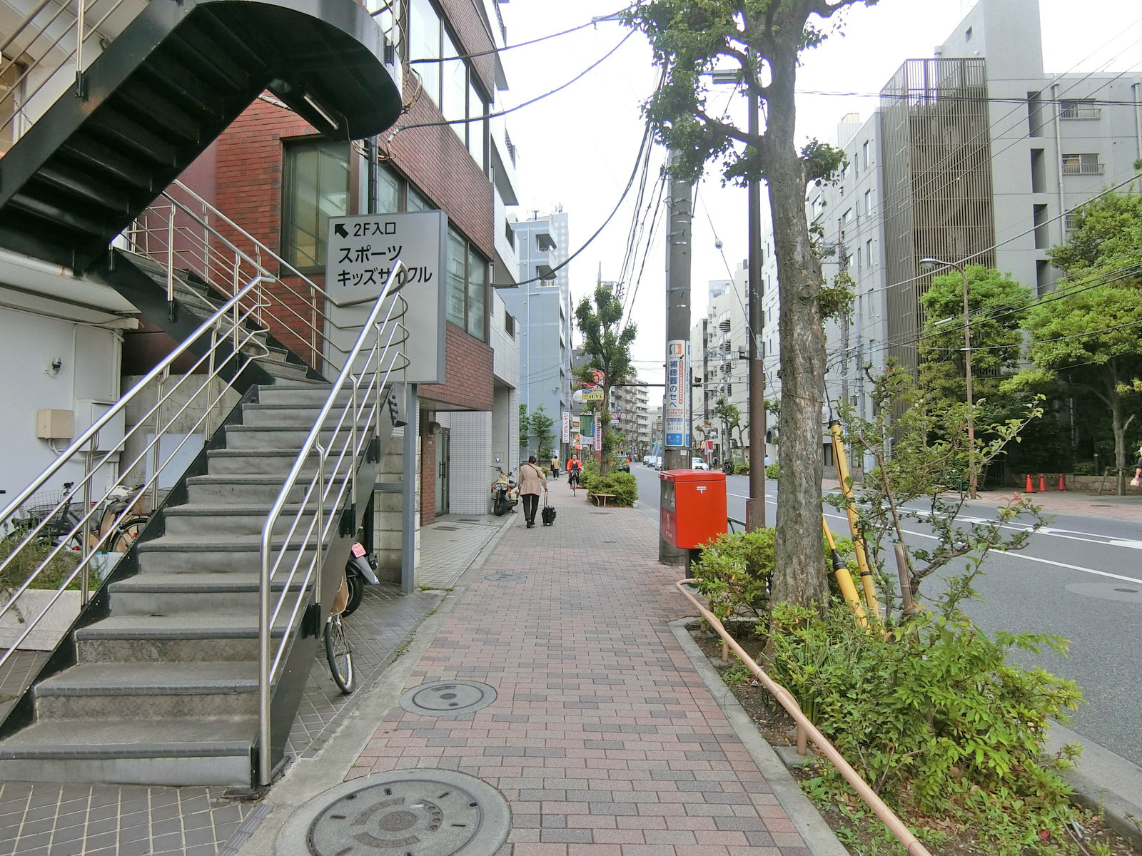 京阪世田谷ビル前面の通り