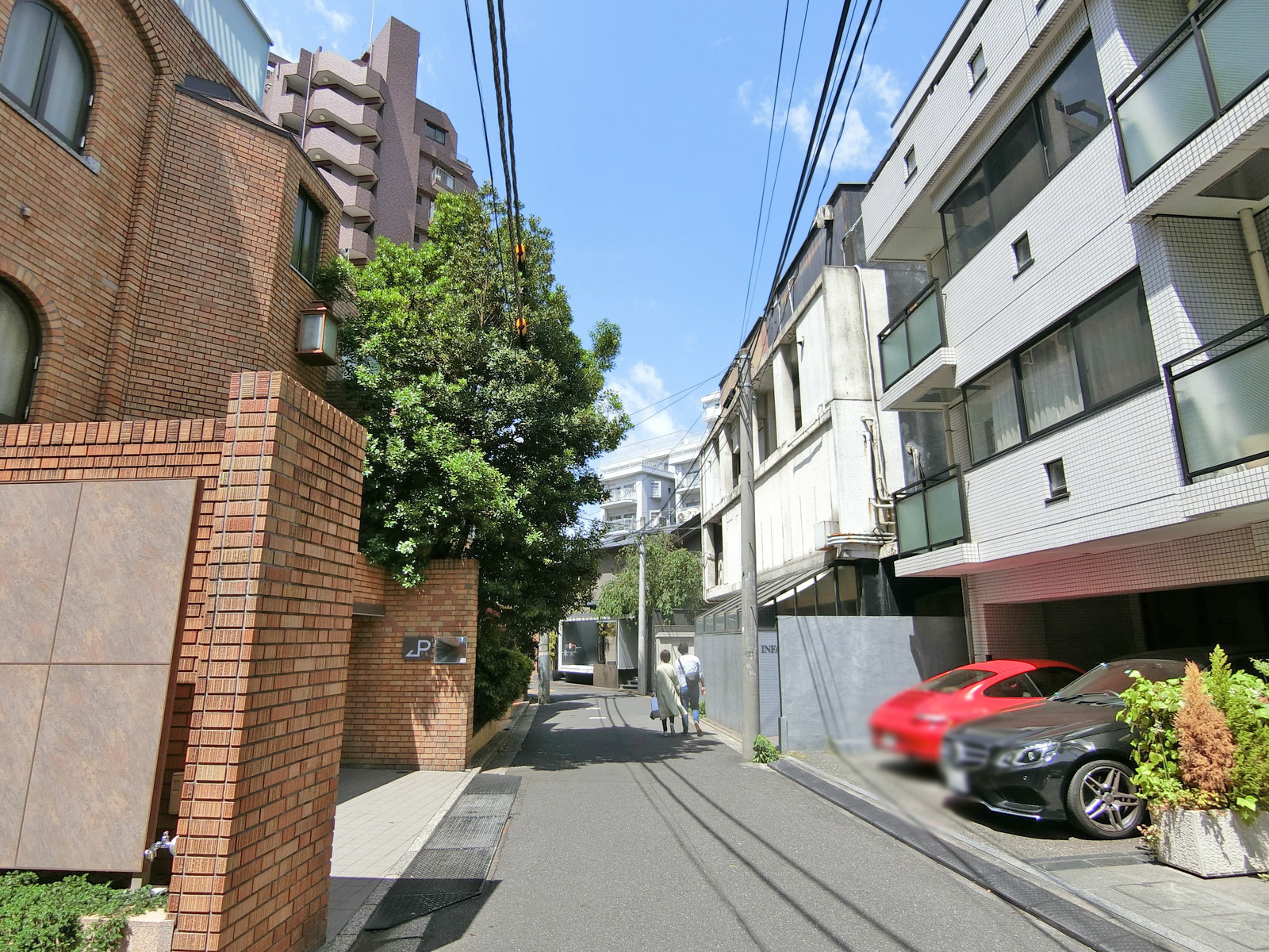eisu bldg. 六本木前面の通り