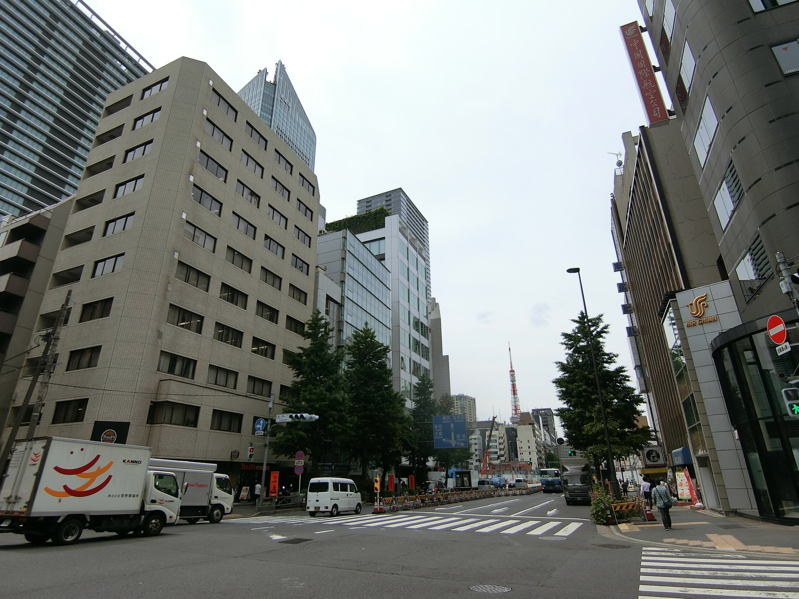 ザ･パークレックス虎ノ門前面の通り