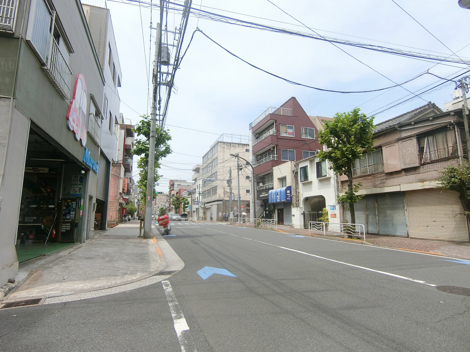 ゴーベルビル前面の高橋夜店通り