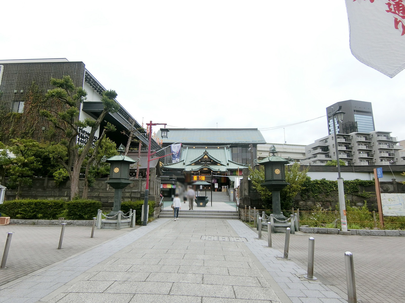 近くの成田山 深川不動堂