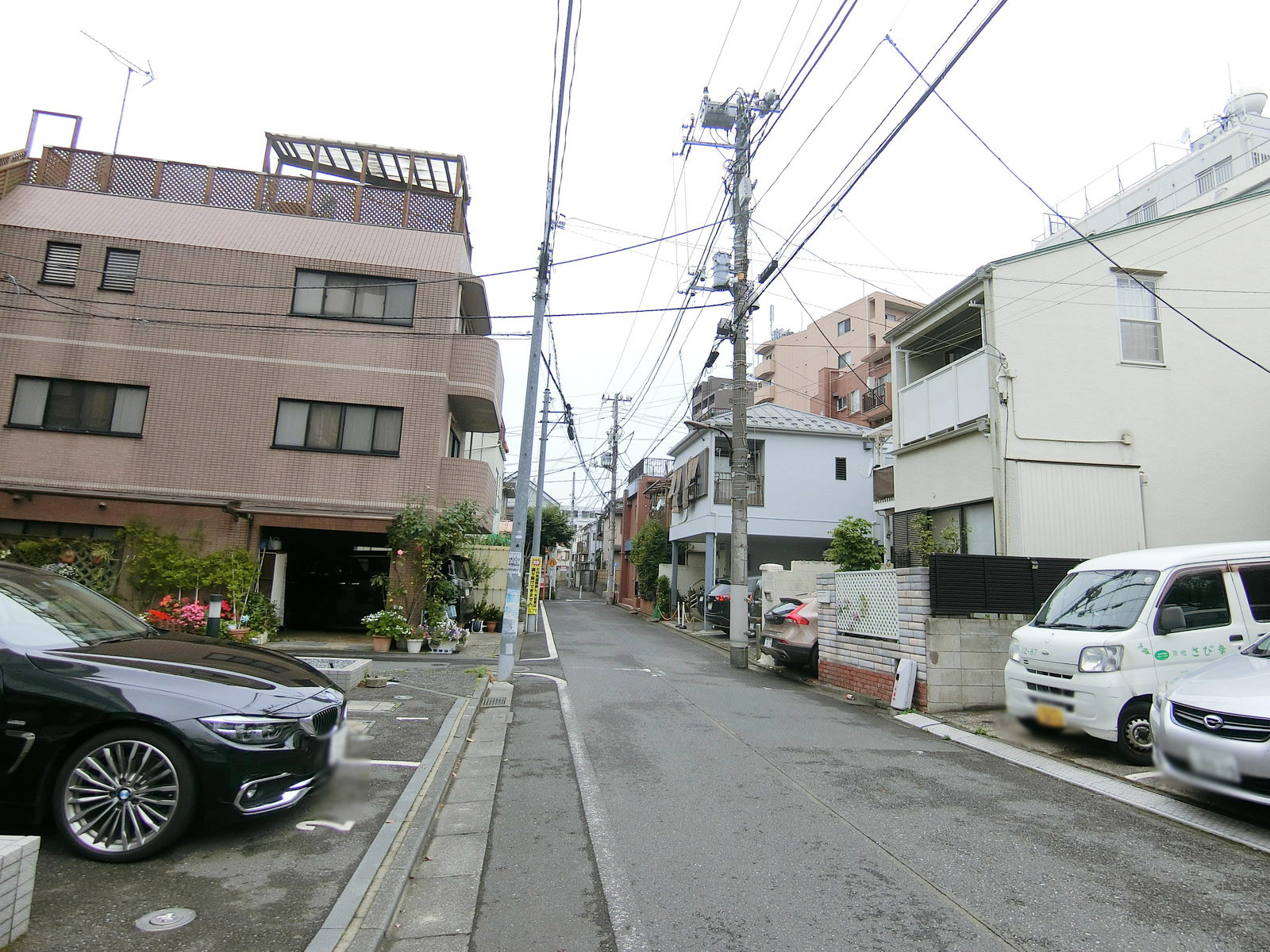 太陽ビル前面の通り