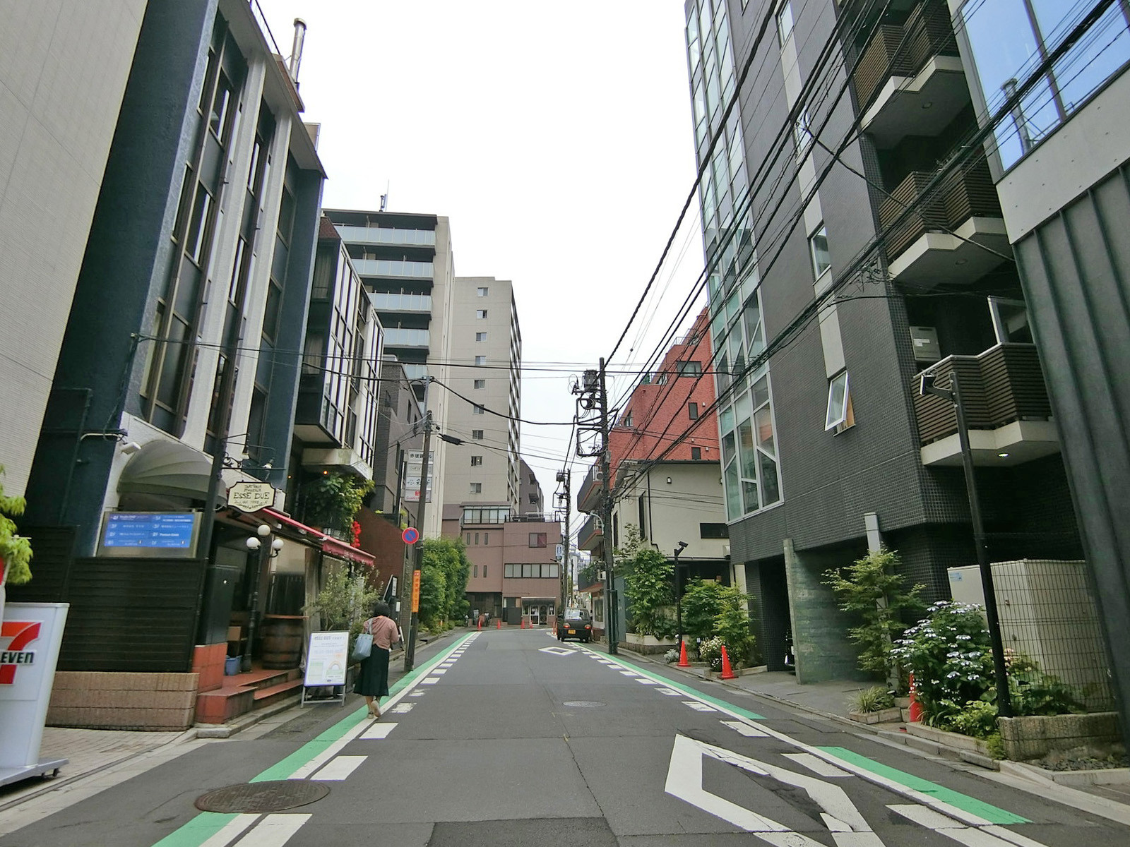 赤坂ZENビル前面の通り