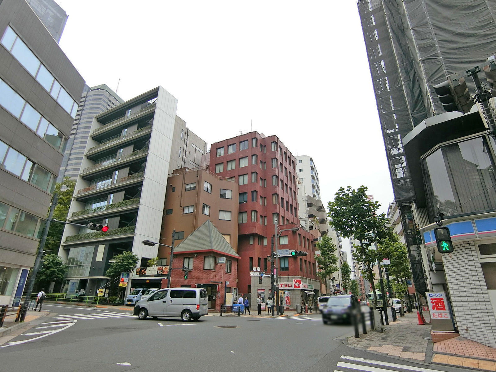 付近の赤坂通り
