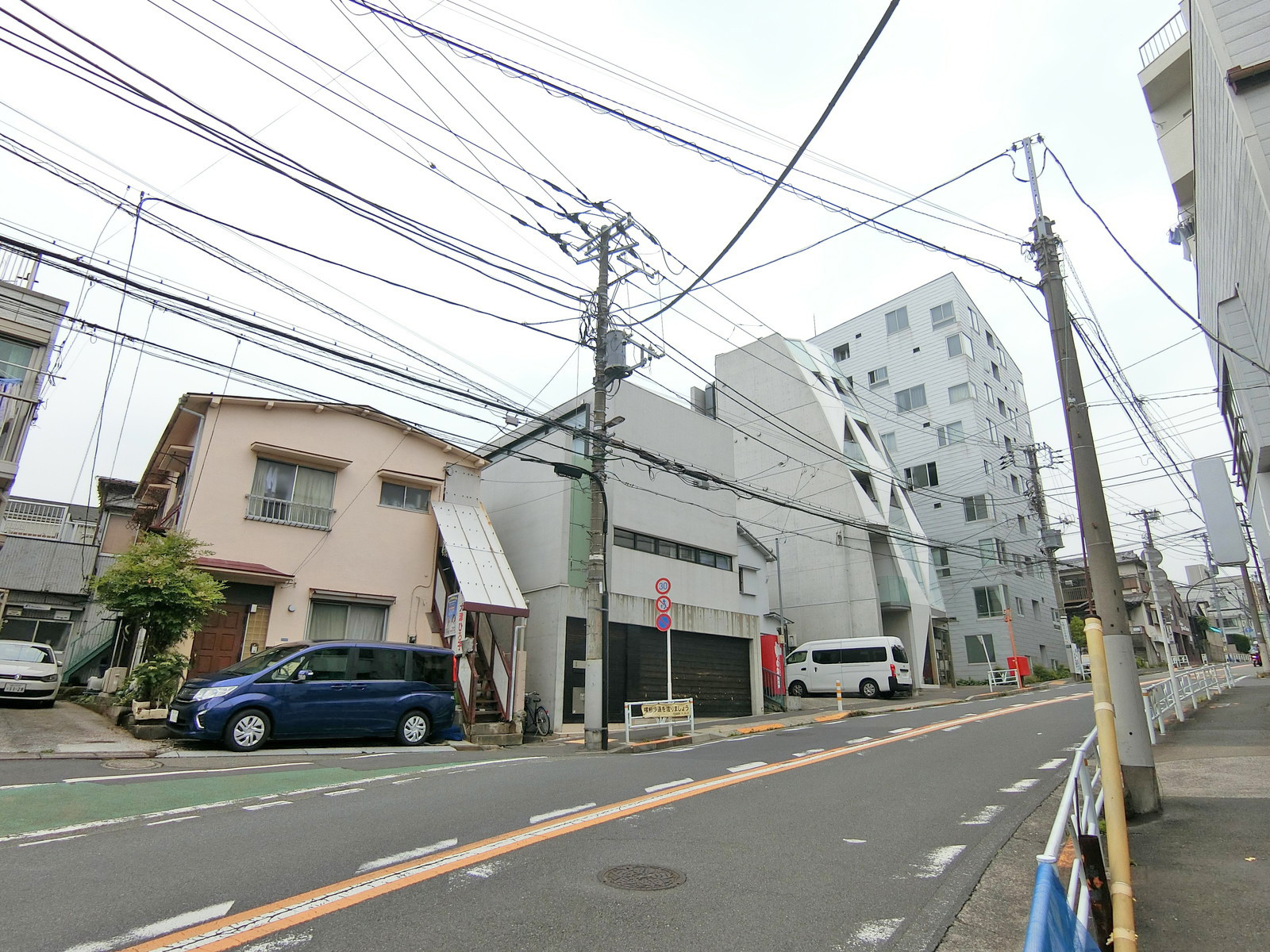 周辺は閑静なエリア