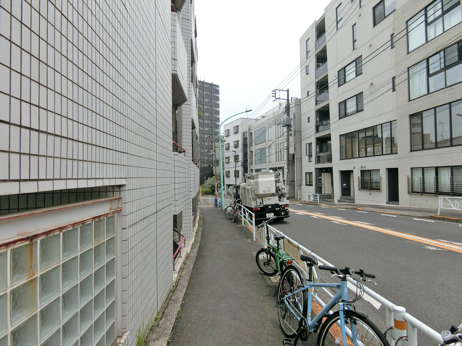 カルチェブラン恵比寿前面の通り