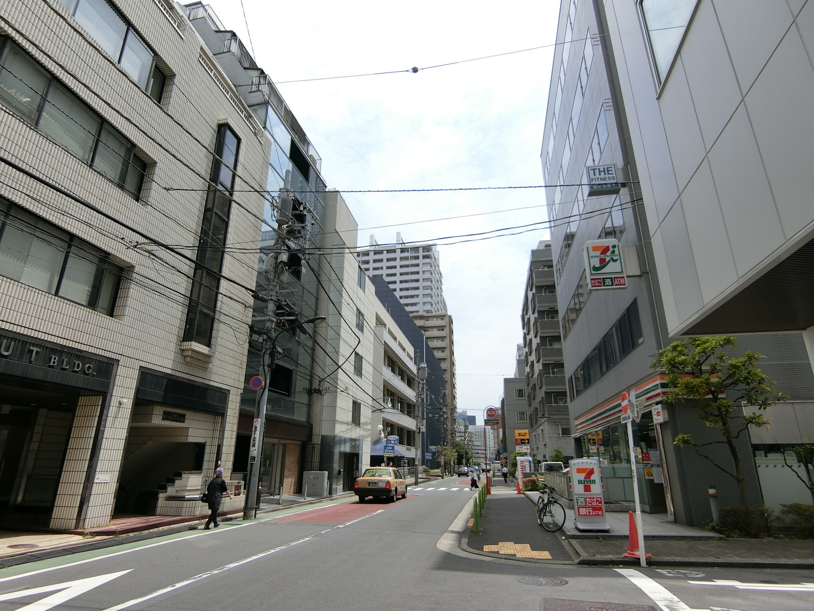 +SHIFT MITA前面の通り