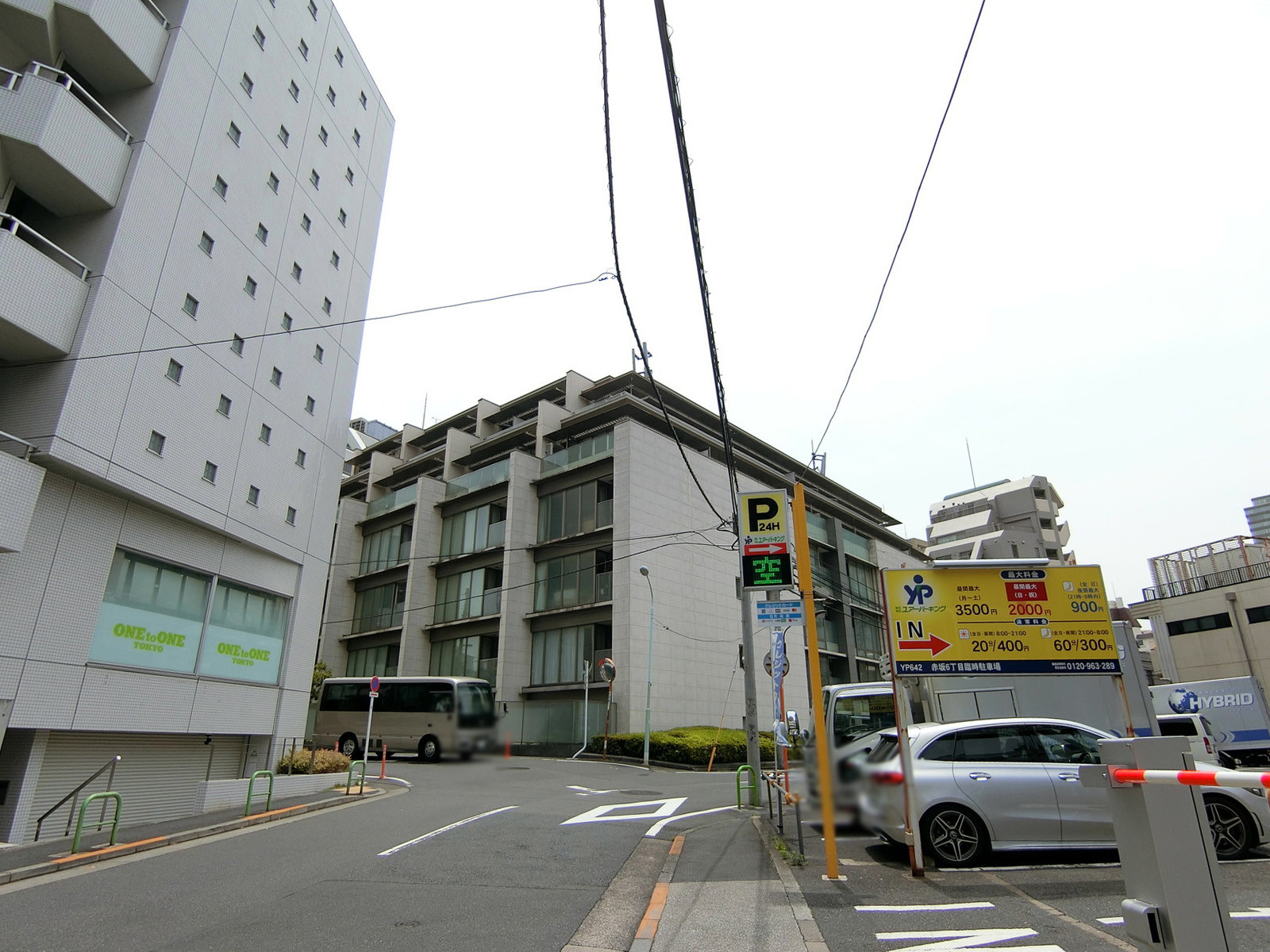赤坂甲陽ビル前面の通り
