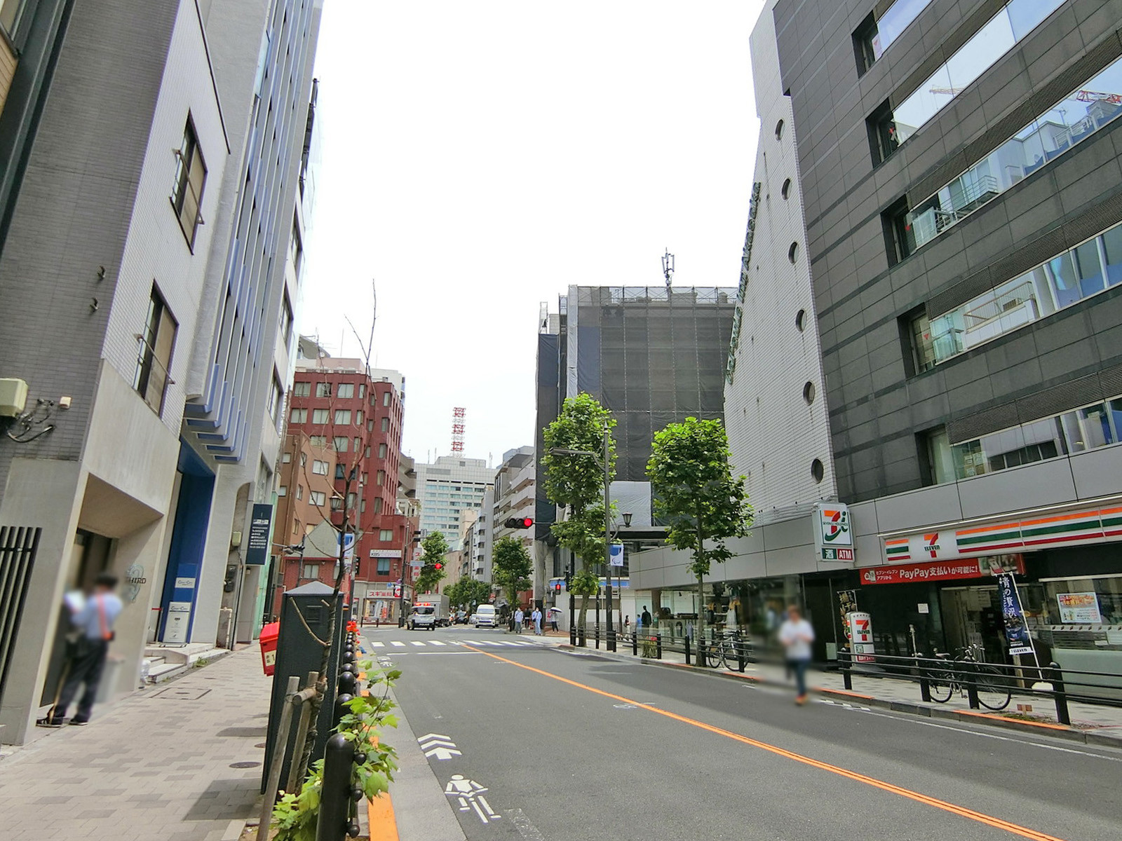 赤坂檜町ビル前面の赤坂通り