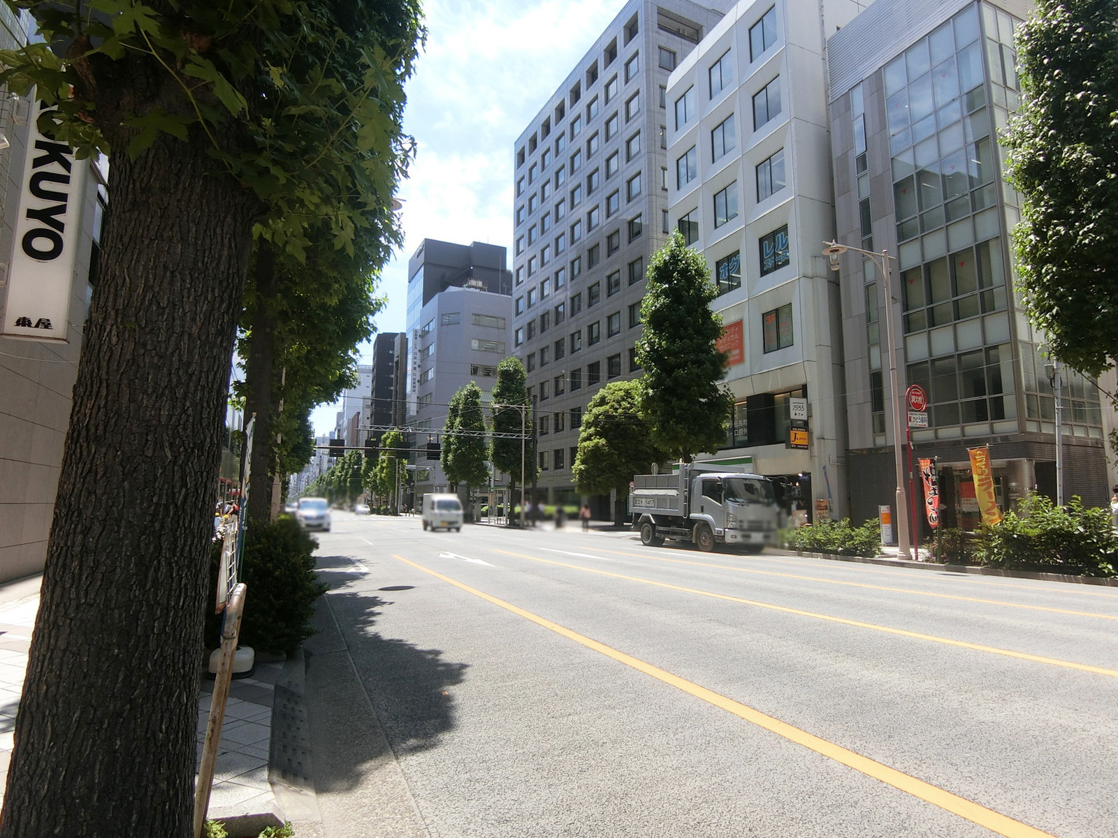 井門堀留ビル前面の通り
