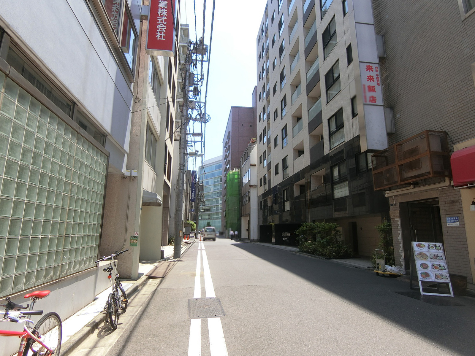 SEC日本橋ビル前面の通り