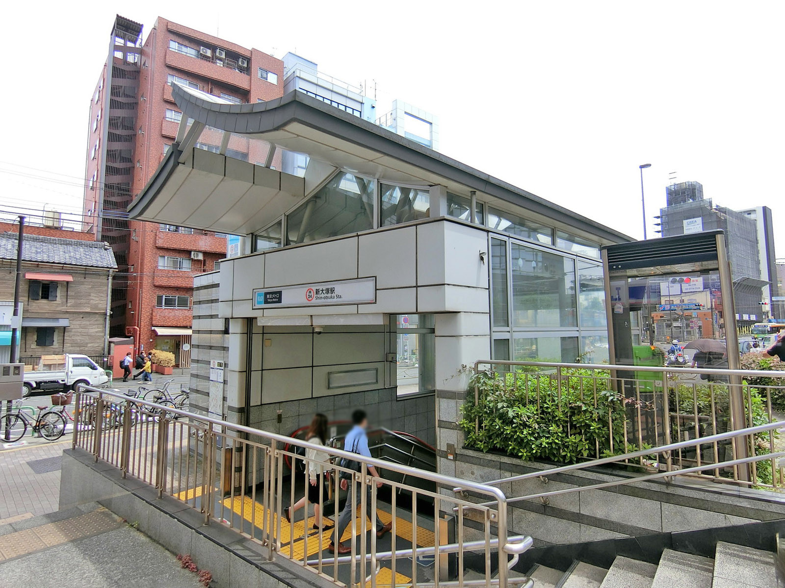最寄りの「新大塚駅」