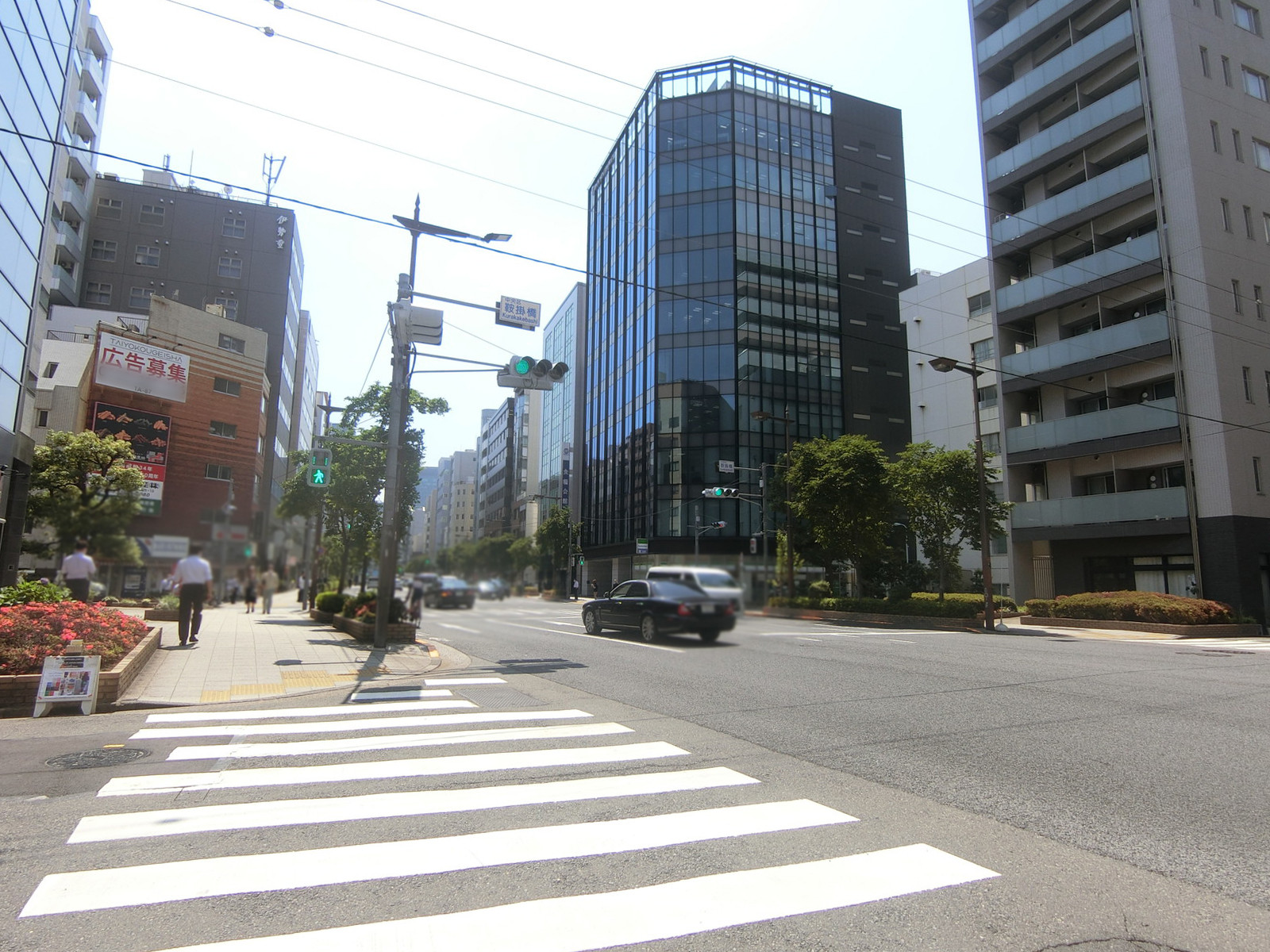 陽光日本橋馬喰町ビル前面の江戸通り