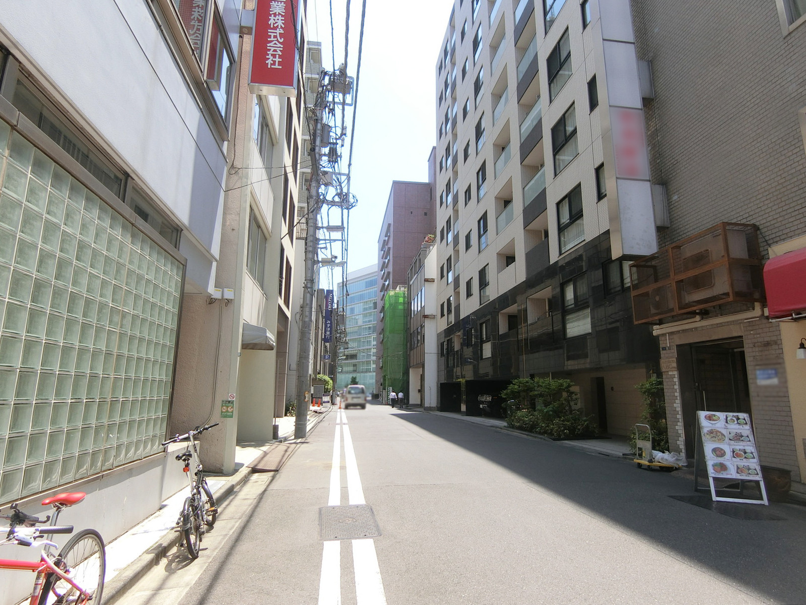 松屋ABCビル前面の通り