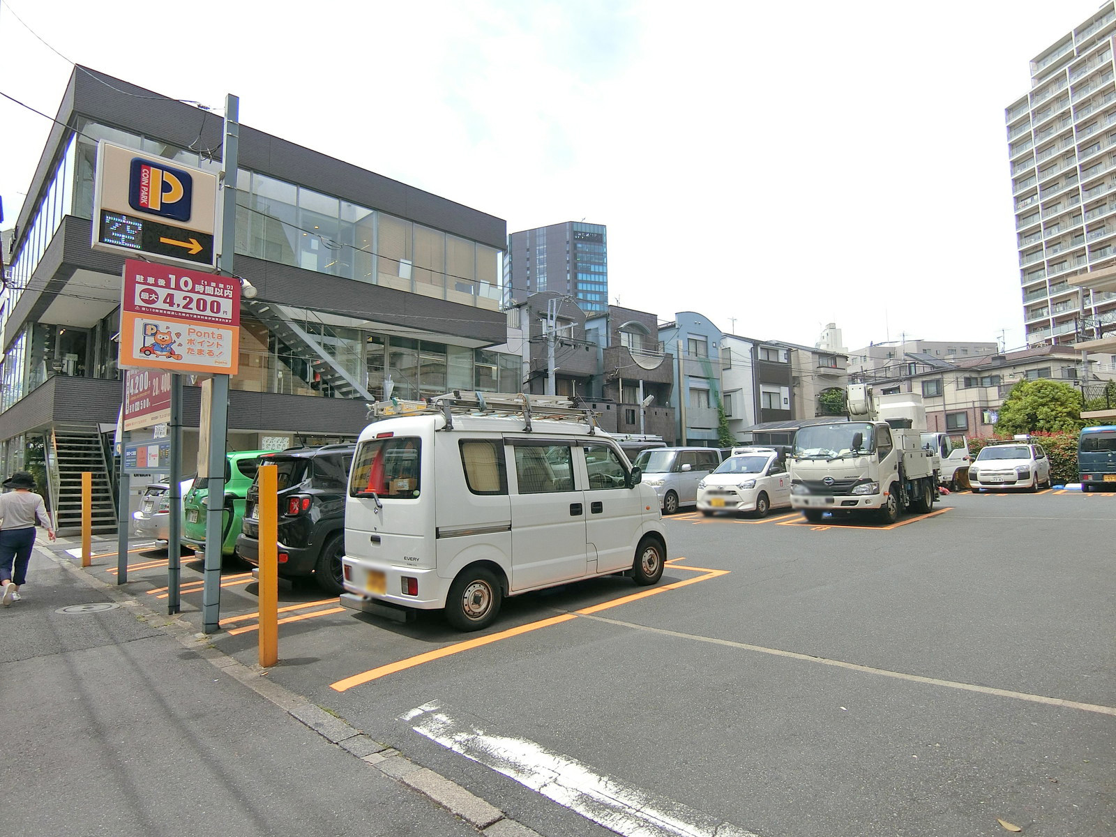 隣のコインパーキング