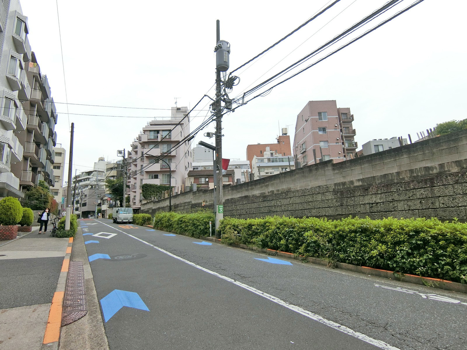 周辺は閑静なエリア