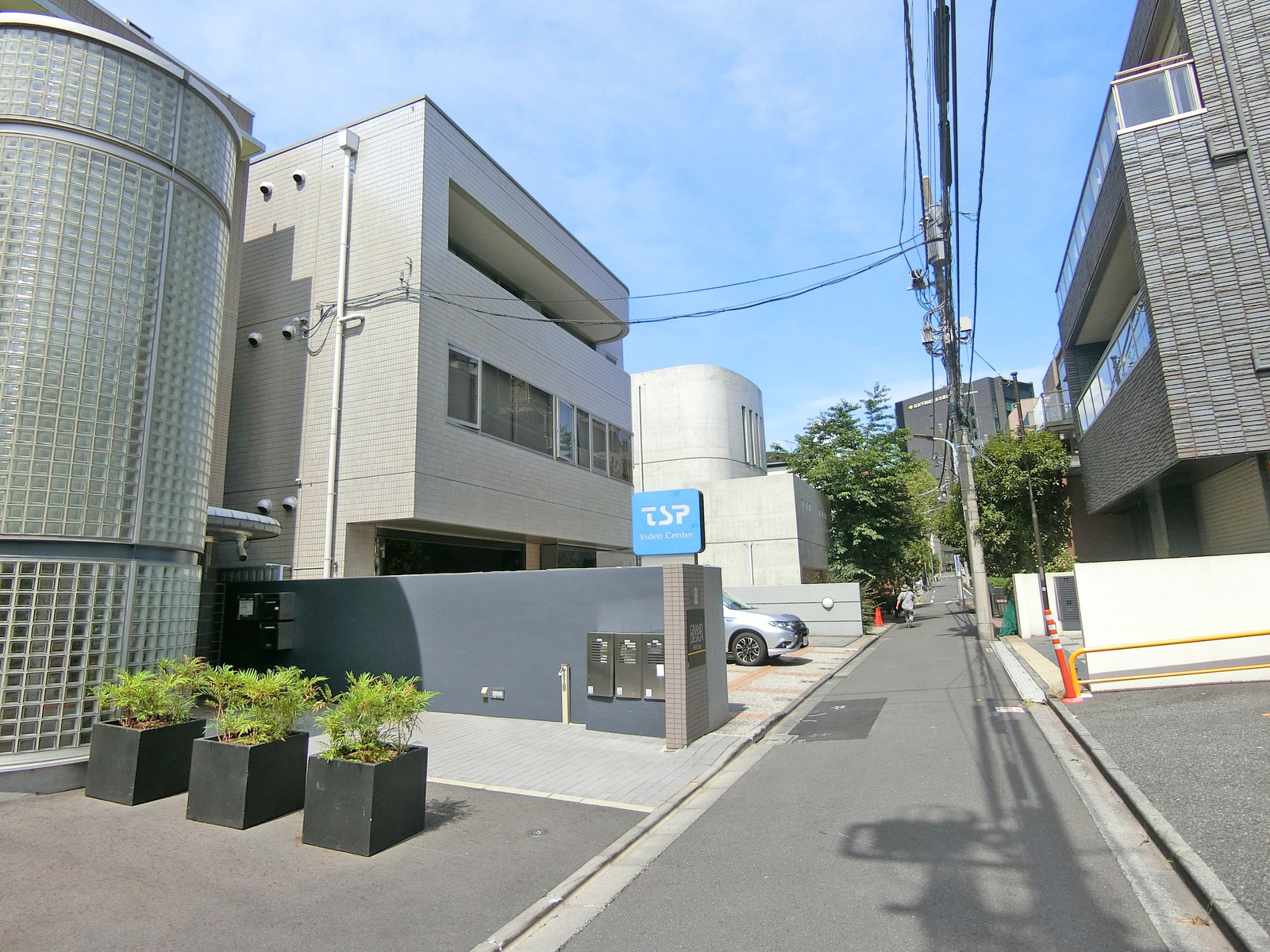 周辺は閑静なエリア