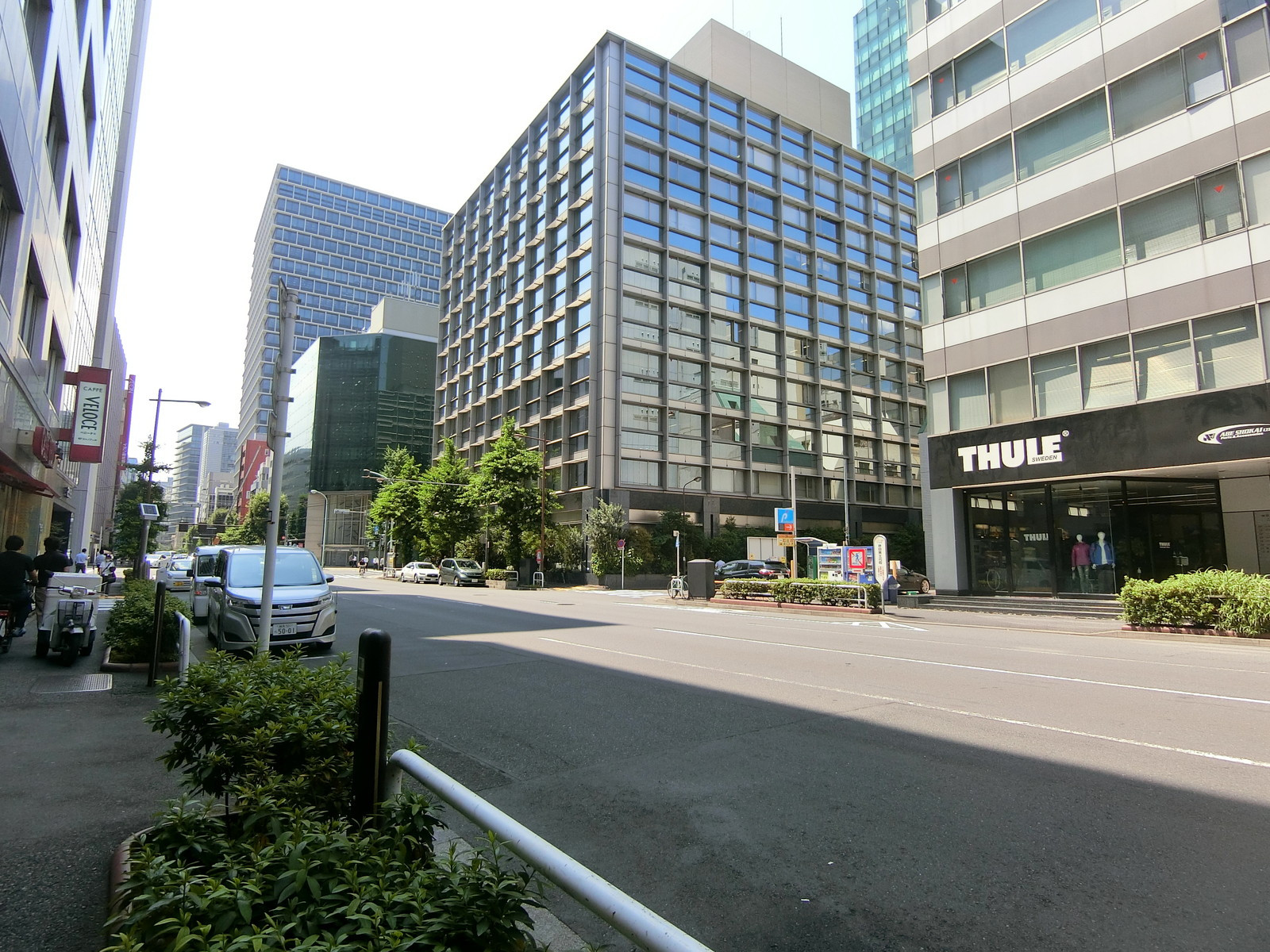 PMO内神田前面の神田警察通り