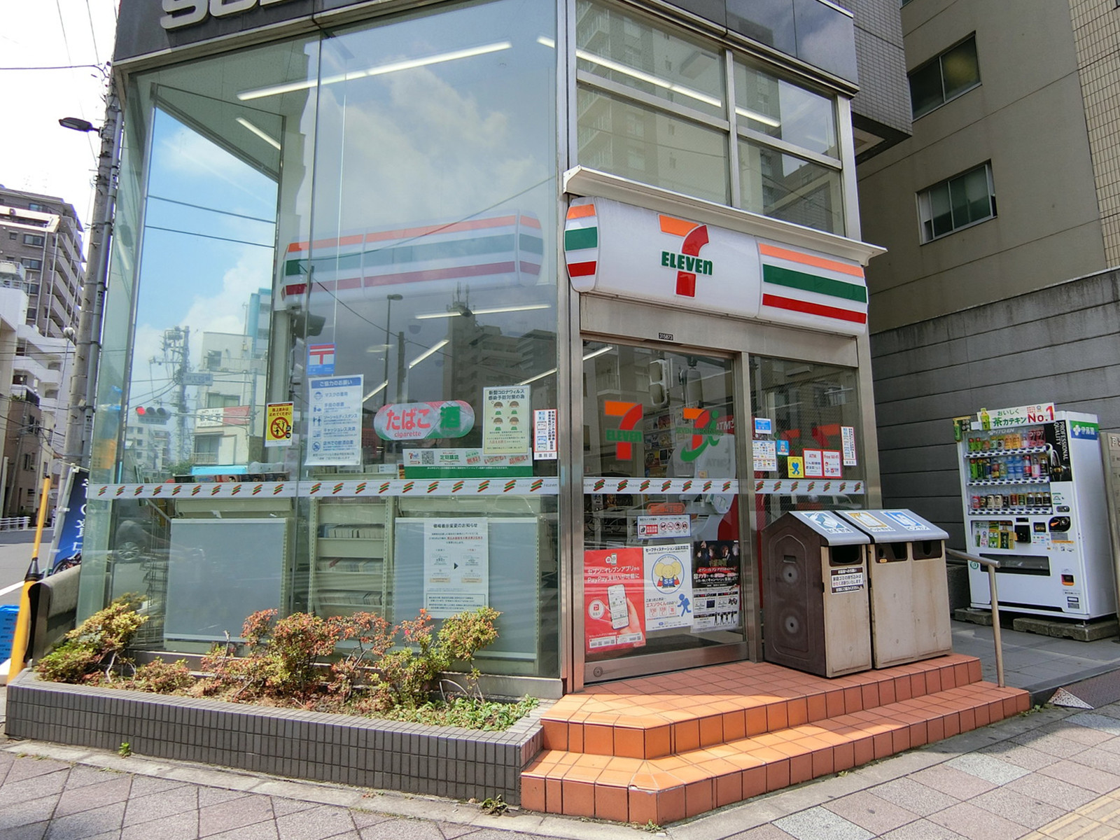 徒歩1分のセブンイレブン