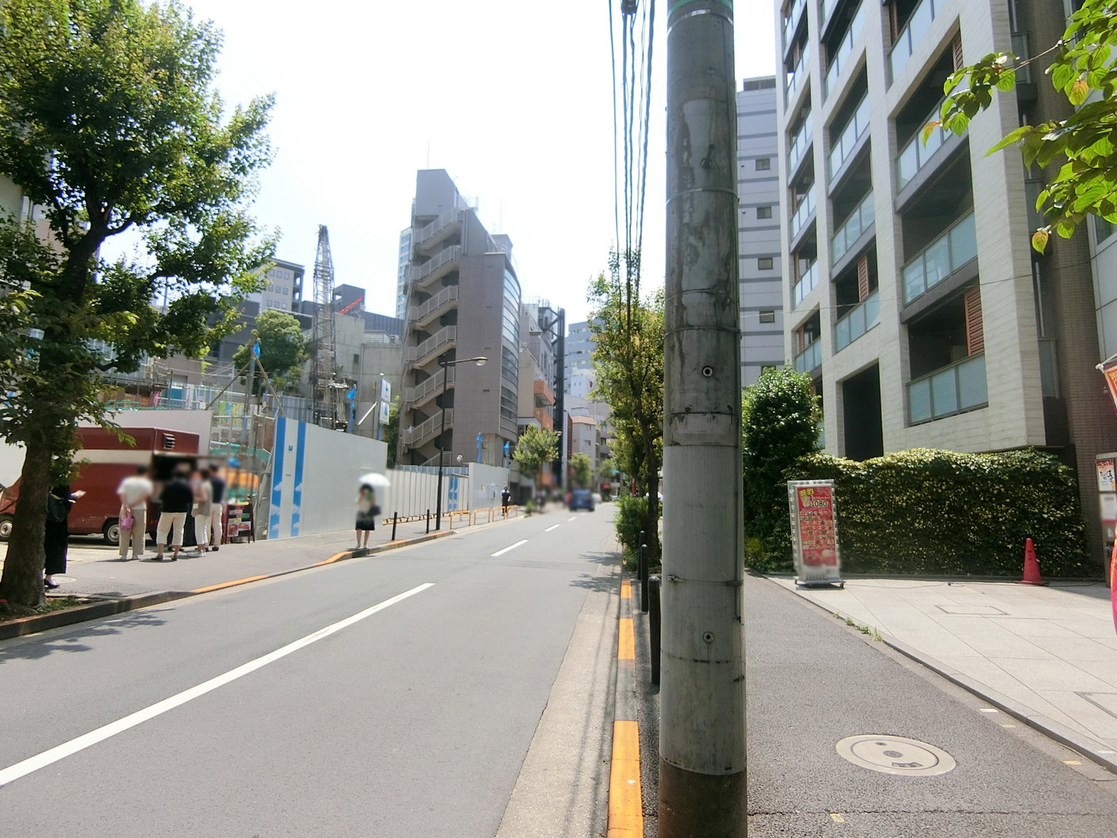 麹町Mビル前面の通り
