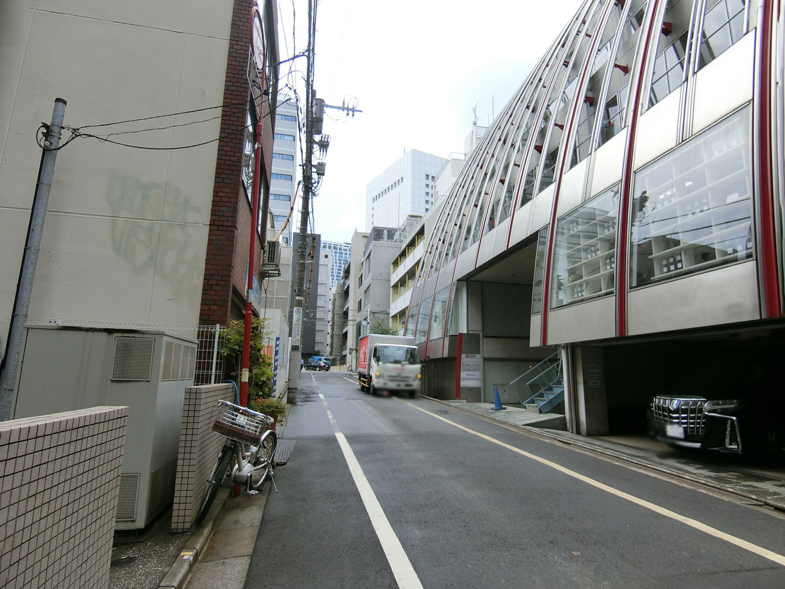 ミュゼ表参道前面の通り