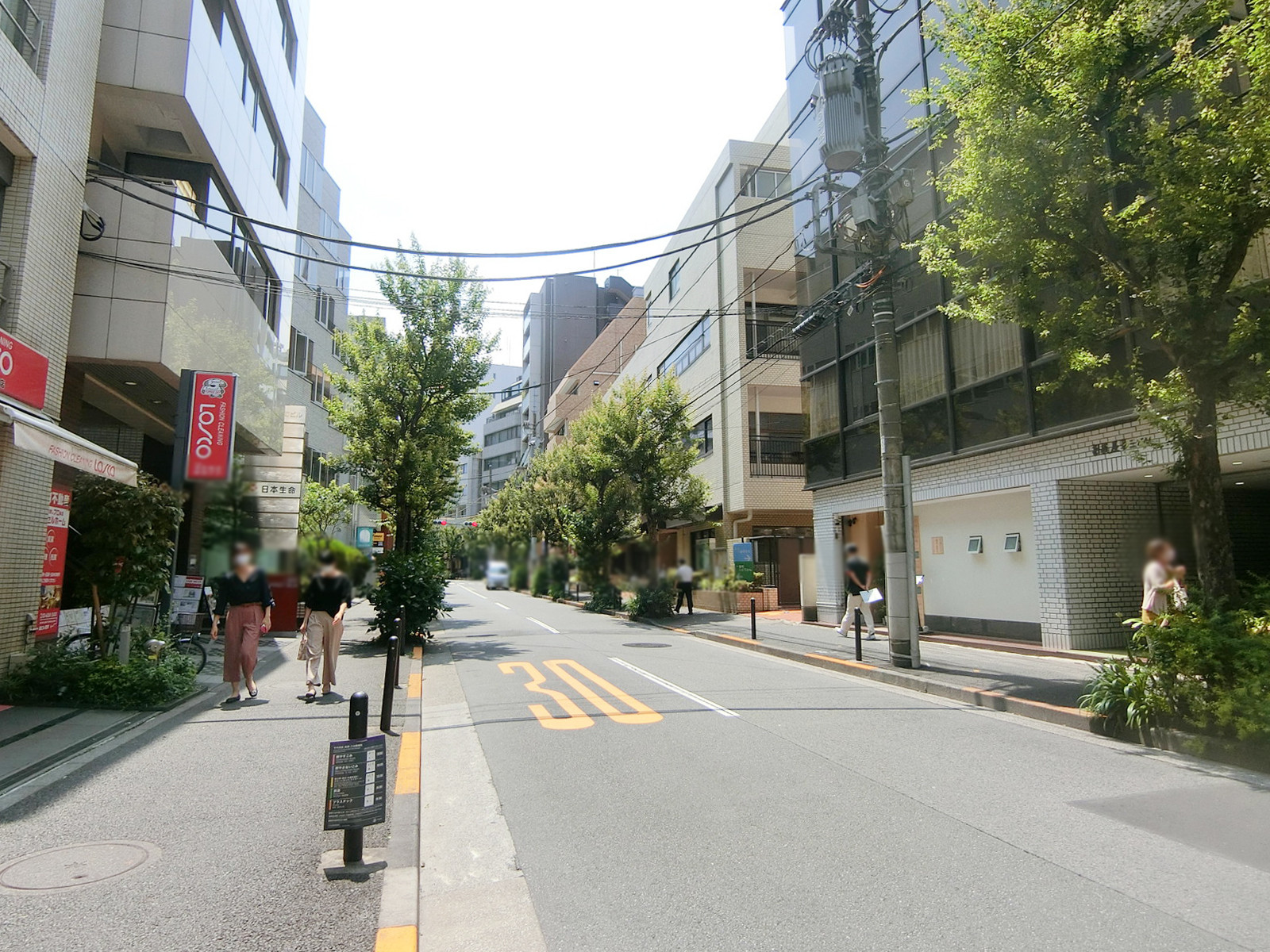 相模屋第3ビル前面の通り