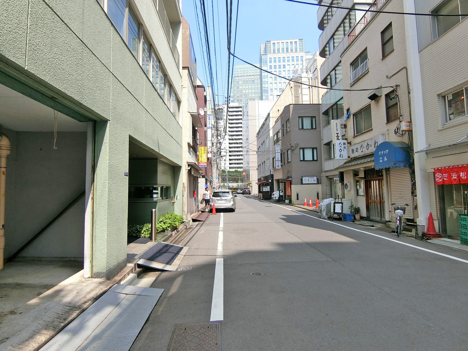 ライオネス浜松町前面の通り