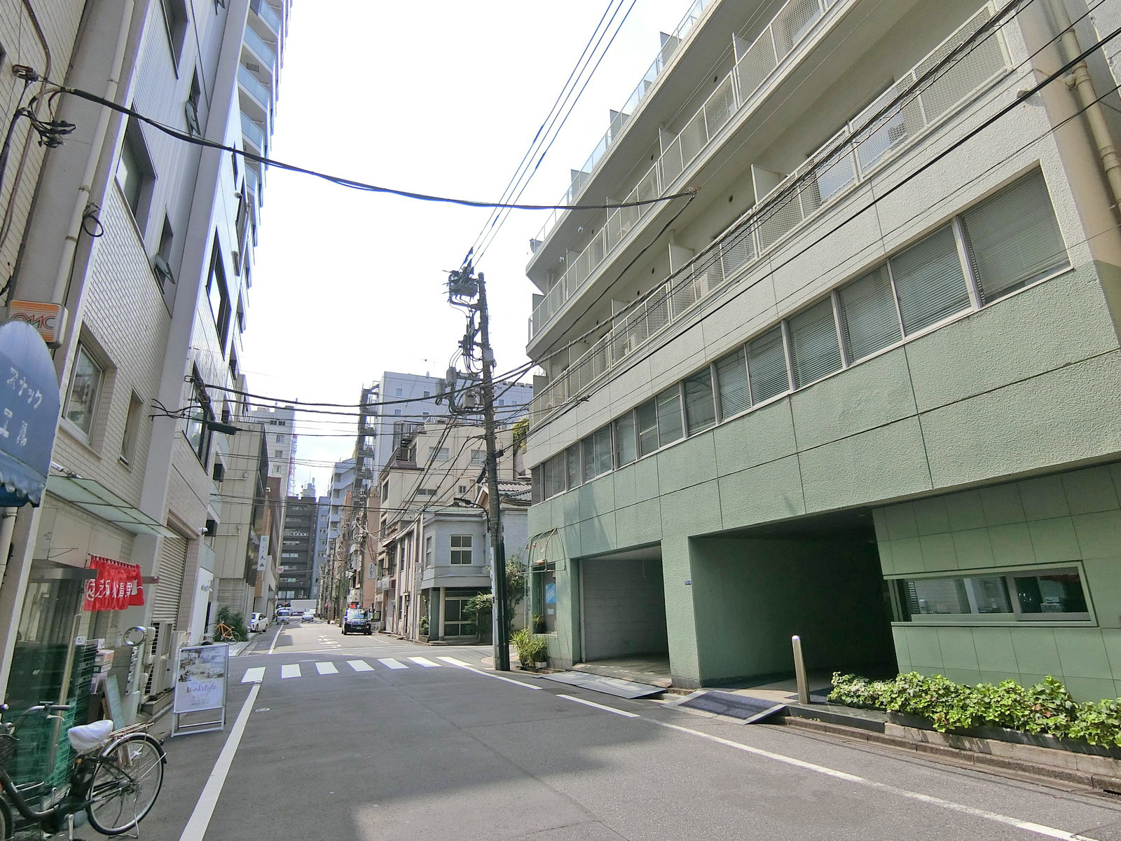 周辺は閑静なエリア