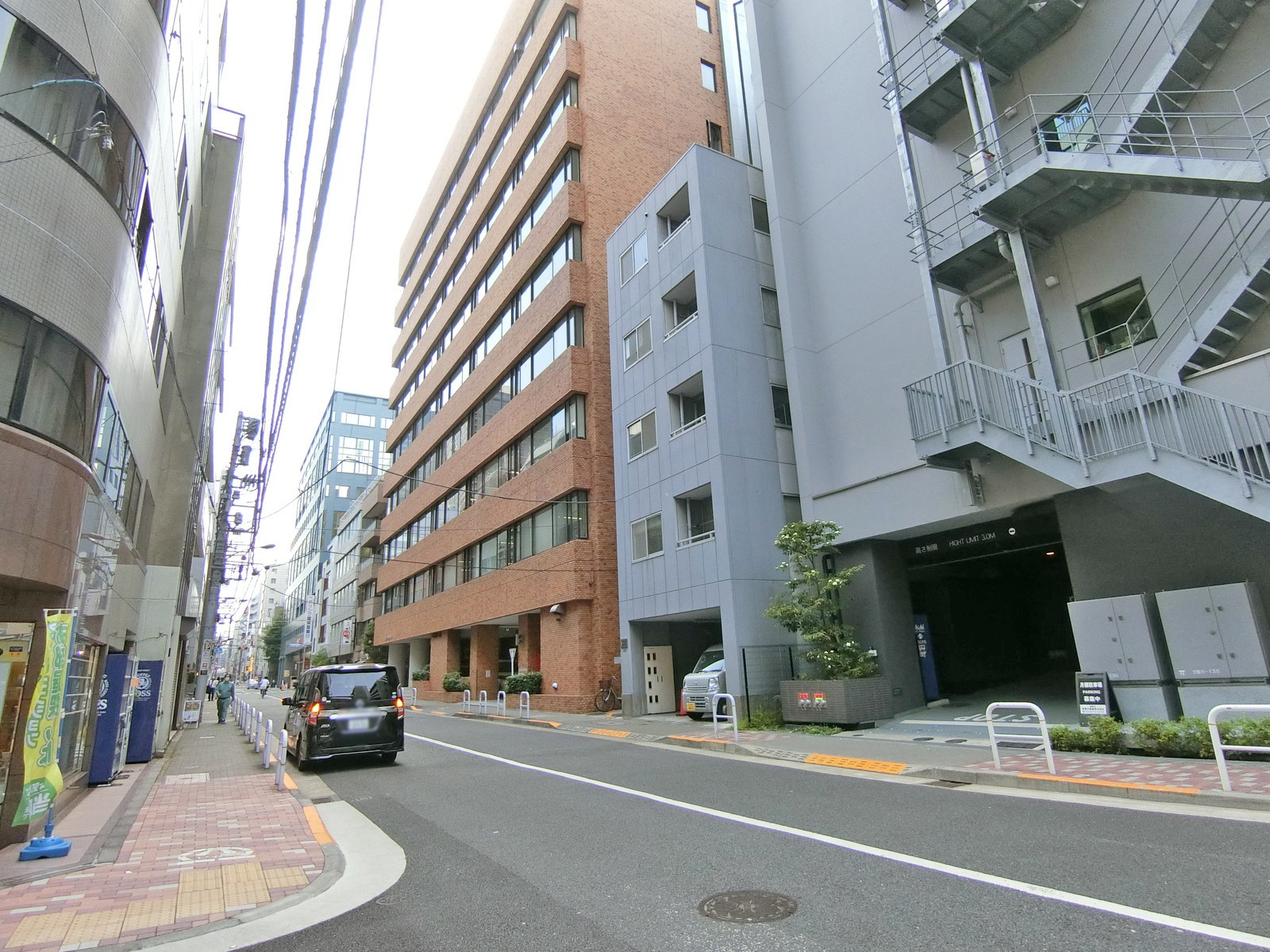 周辺は閑静なエリア