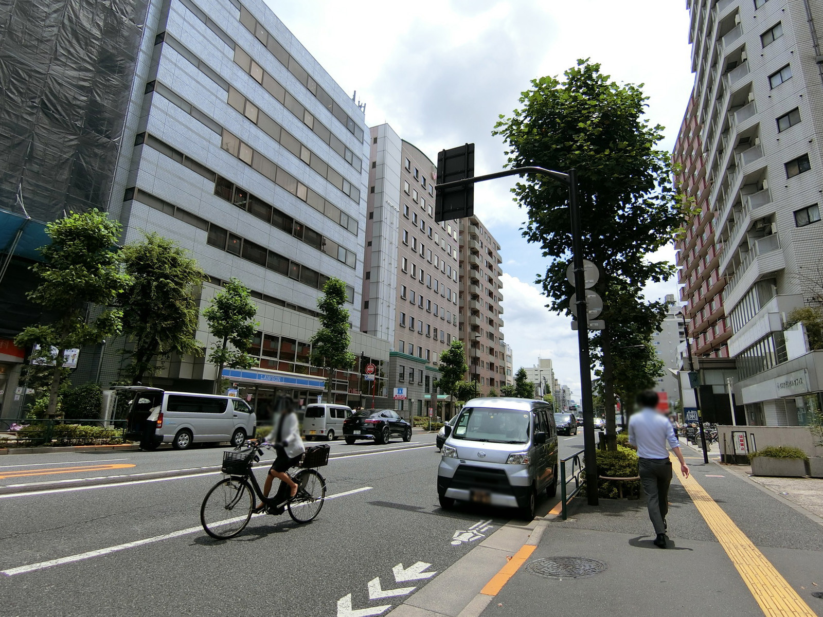 セントエルモ西早稲田前面の通り