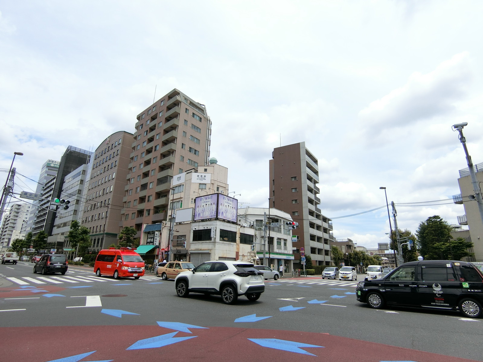 付近の諏訪町交差点