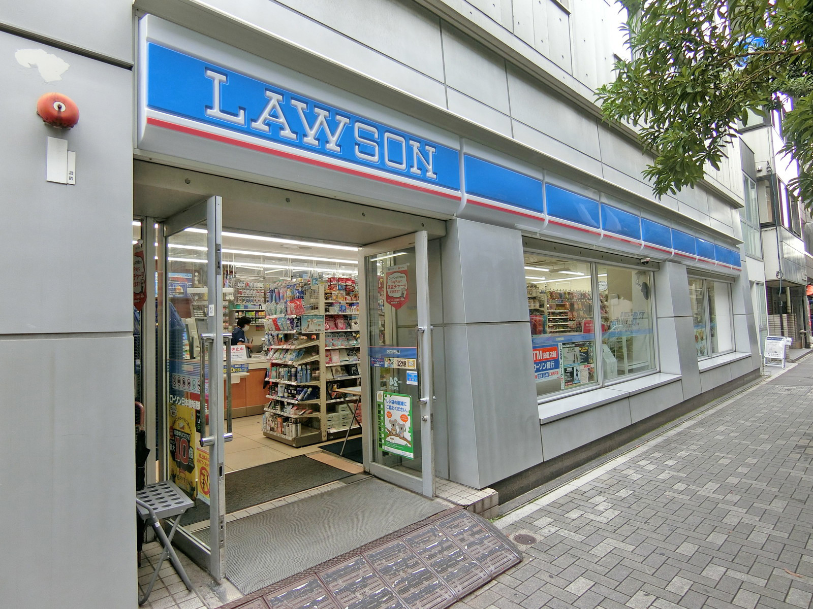 徒歩1分のローソン日本橋蛎殻町店