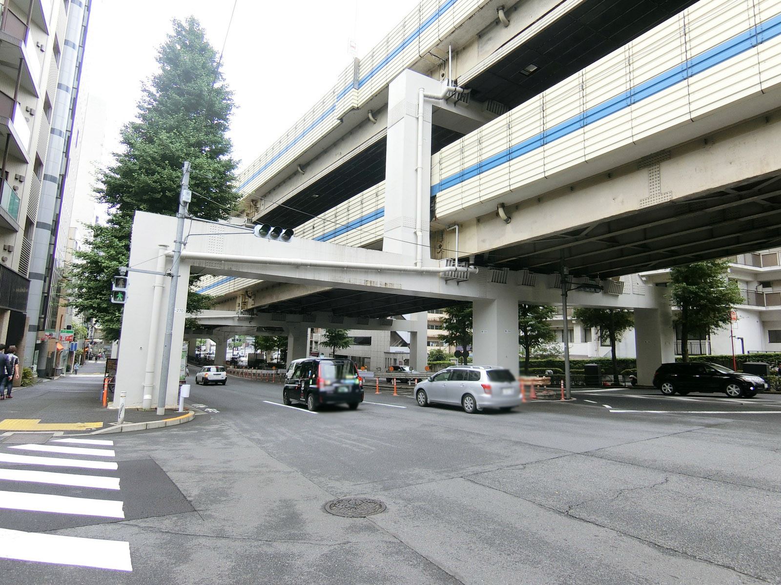 近くの麻布通り
