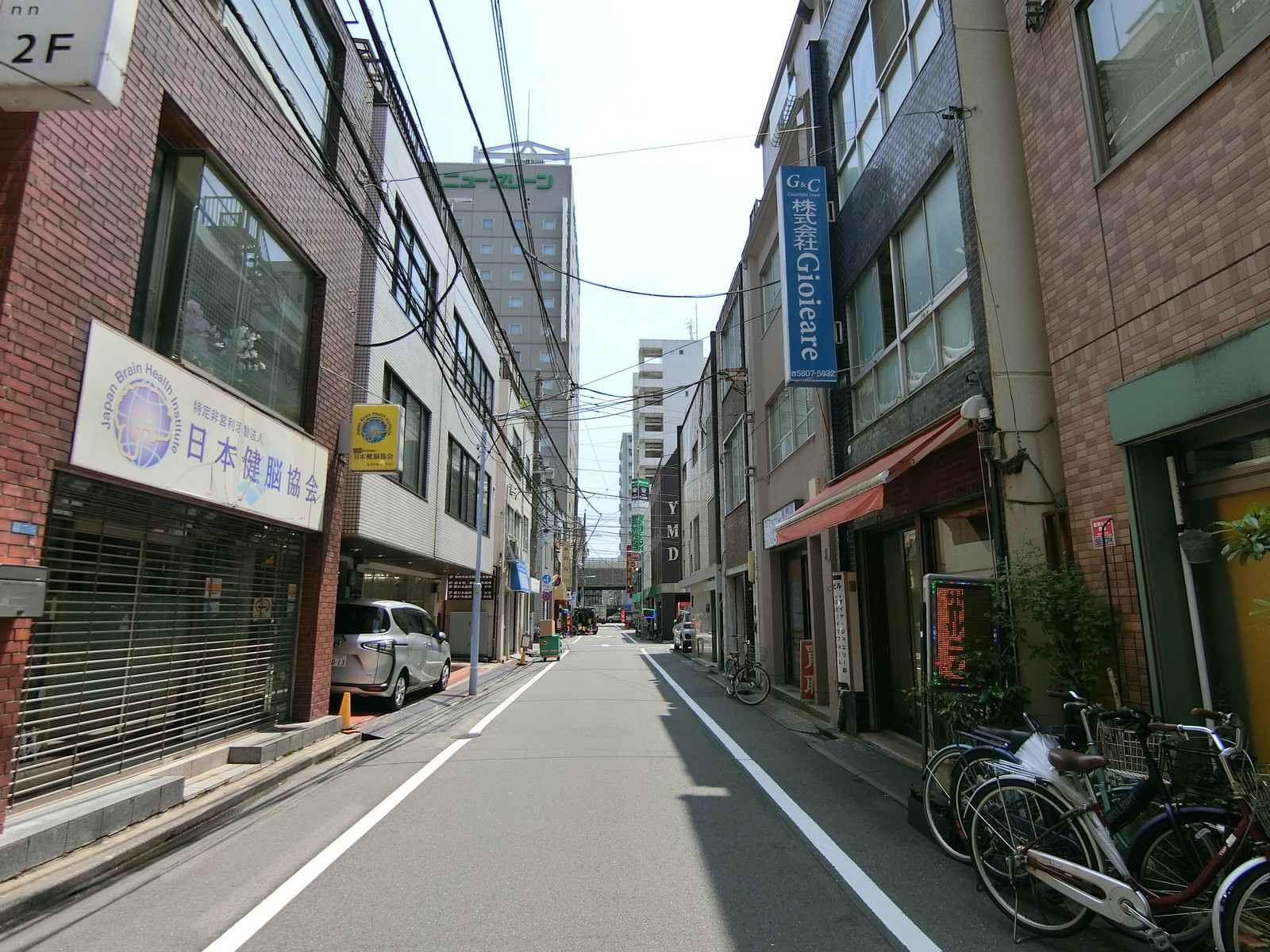 桝澤ビル前面の通り