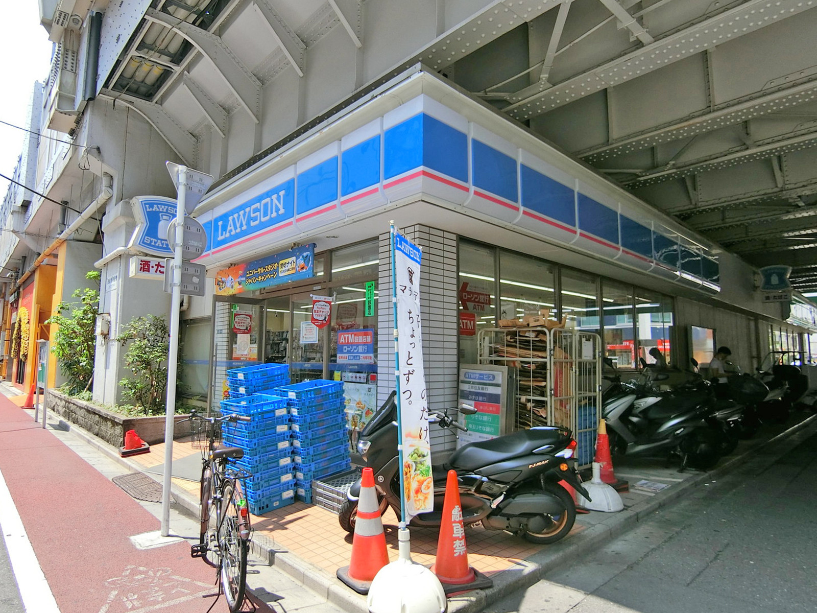 徒歩1分のローソン
