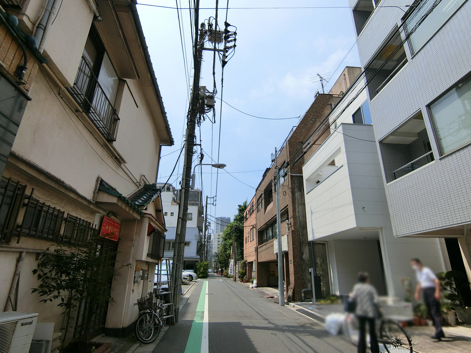 エスパルハイム前面の通り