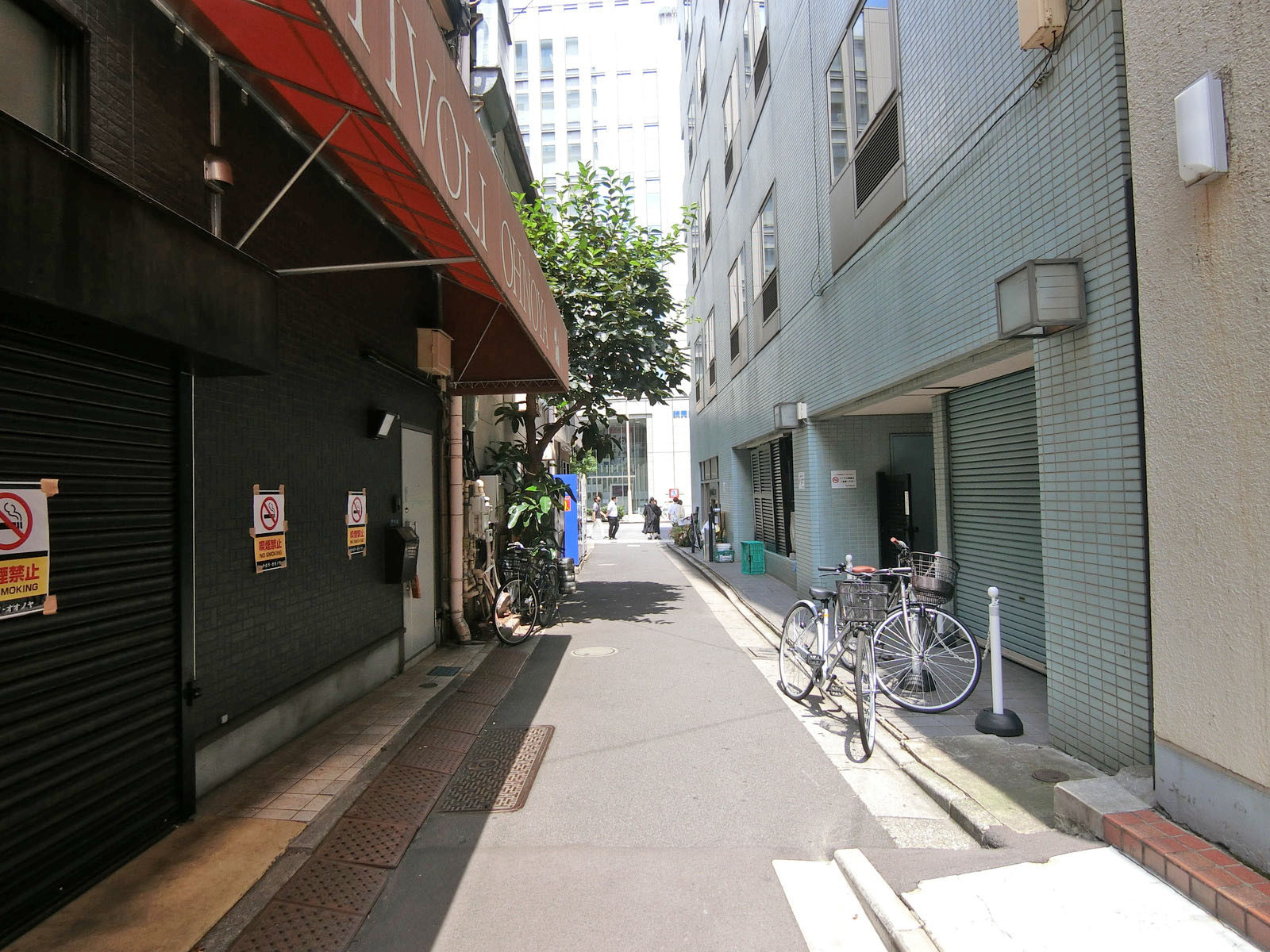 原ビル前面の通り