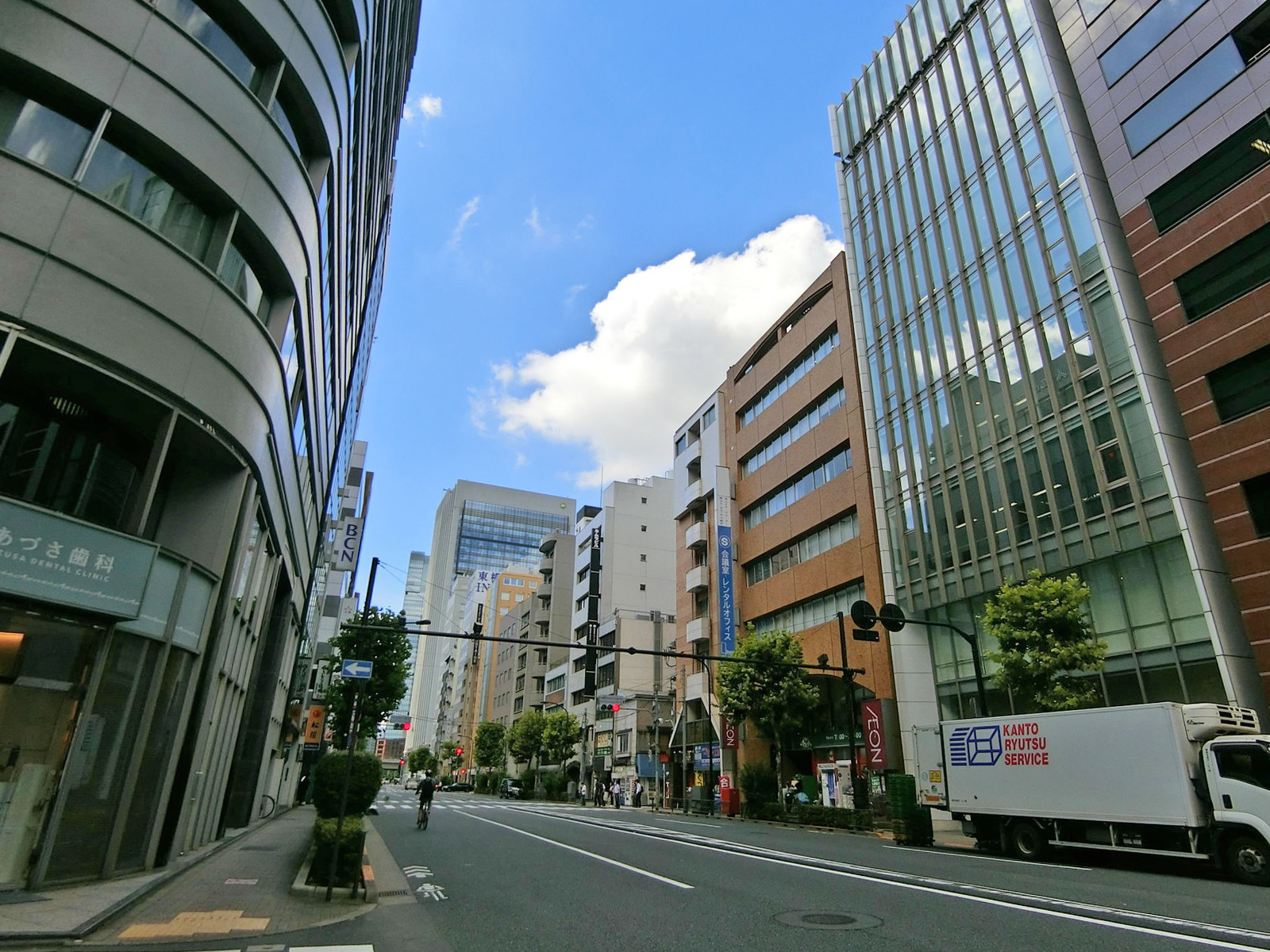内神田中央ビル前面の通り