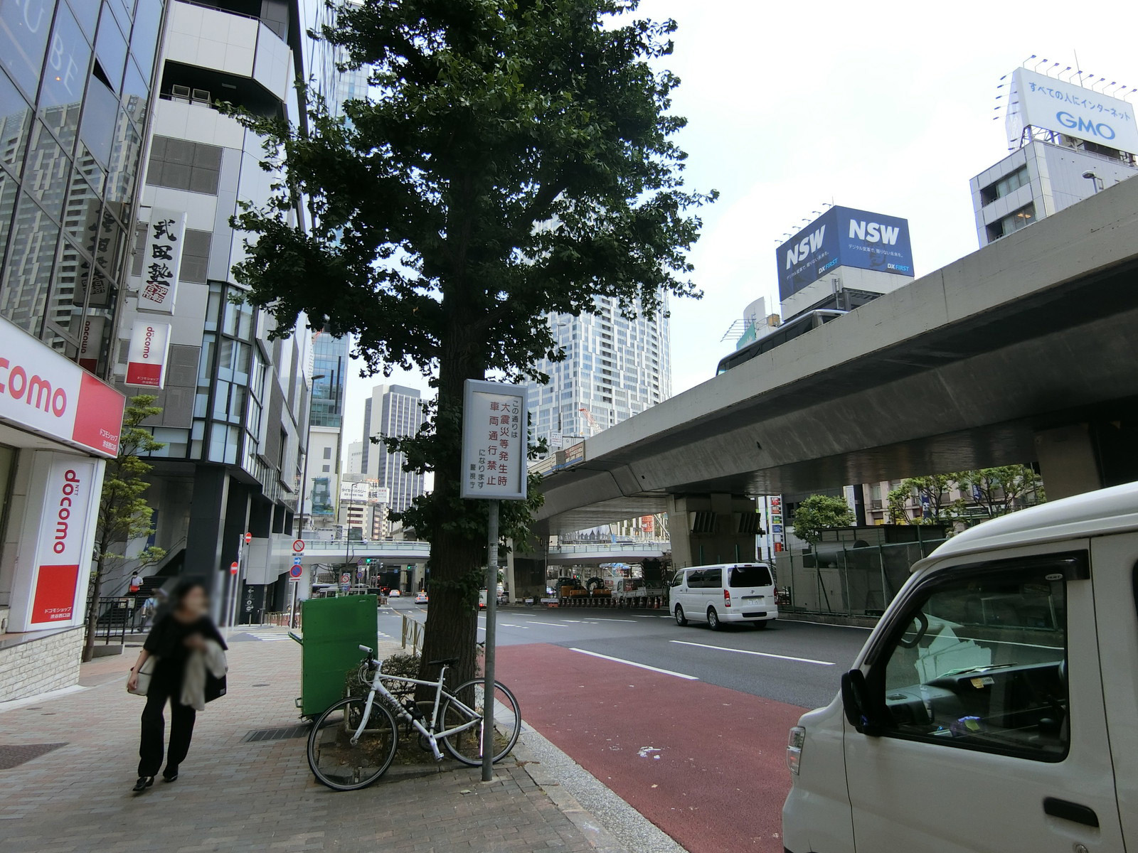 梅山前面の玉川通り