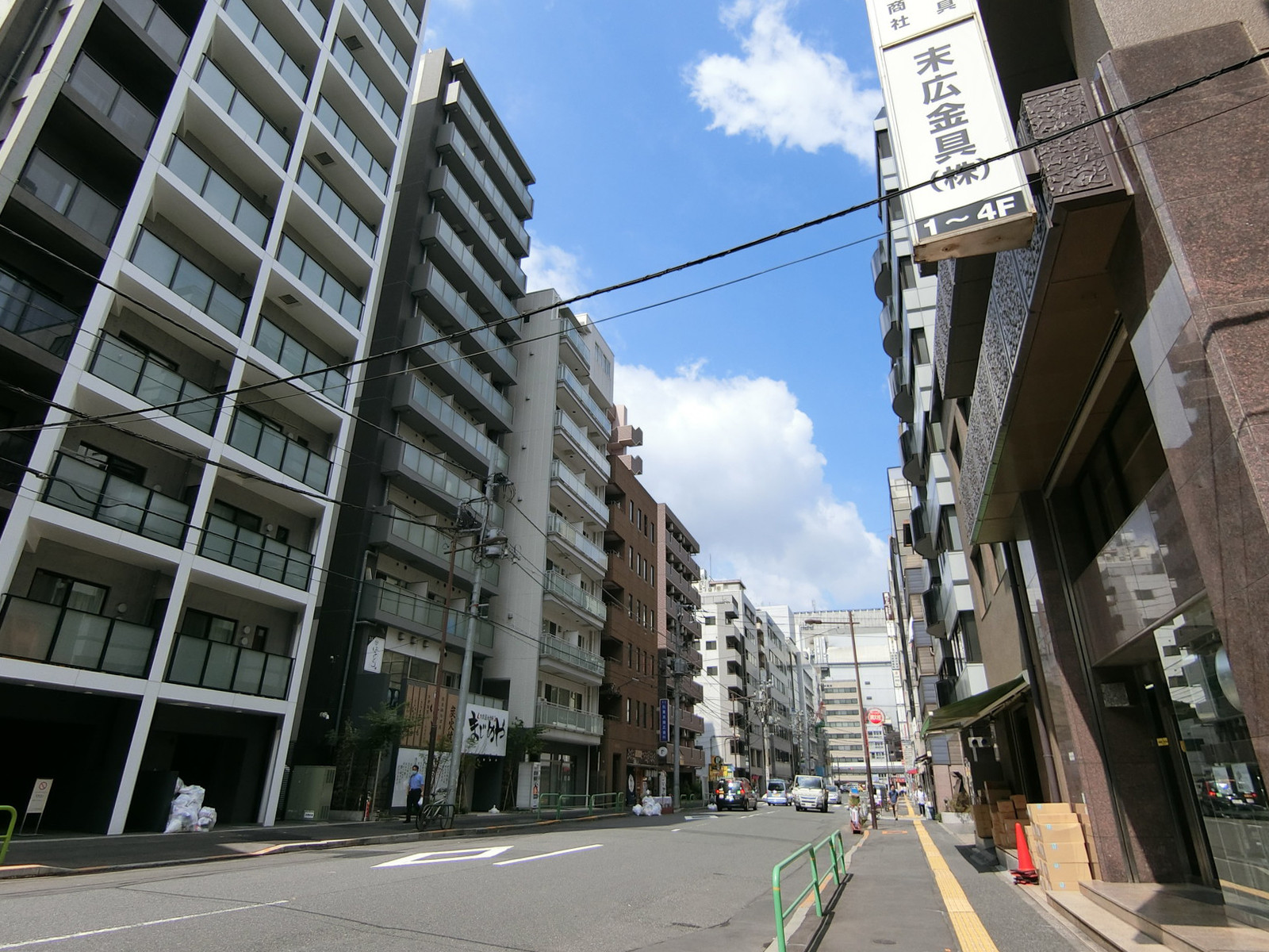 水戸部ビル前面の通り