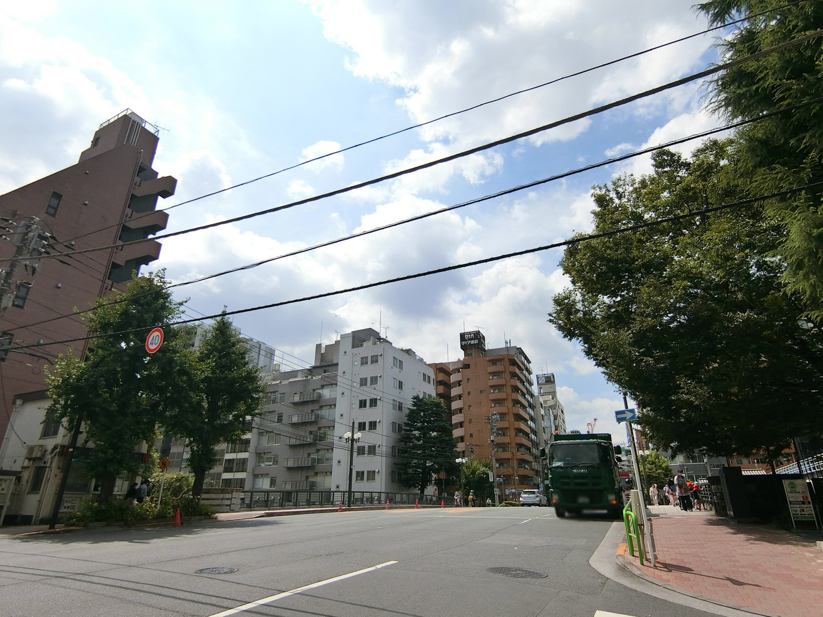 ベラカーサ秋葉原前面の通り