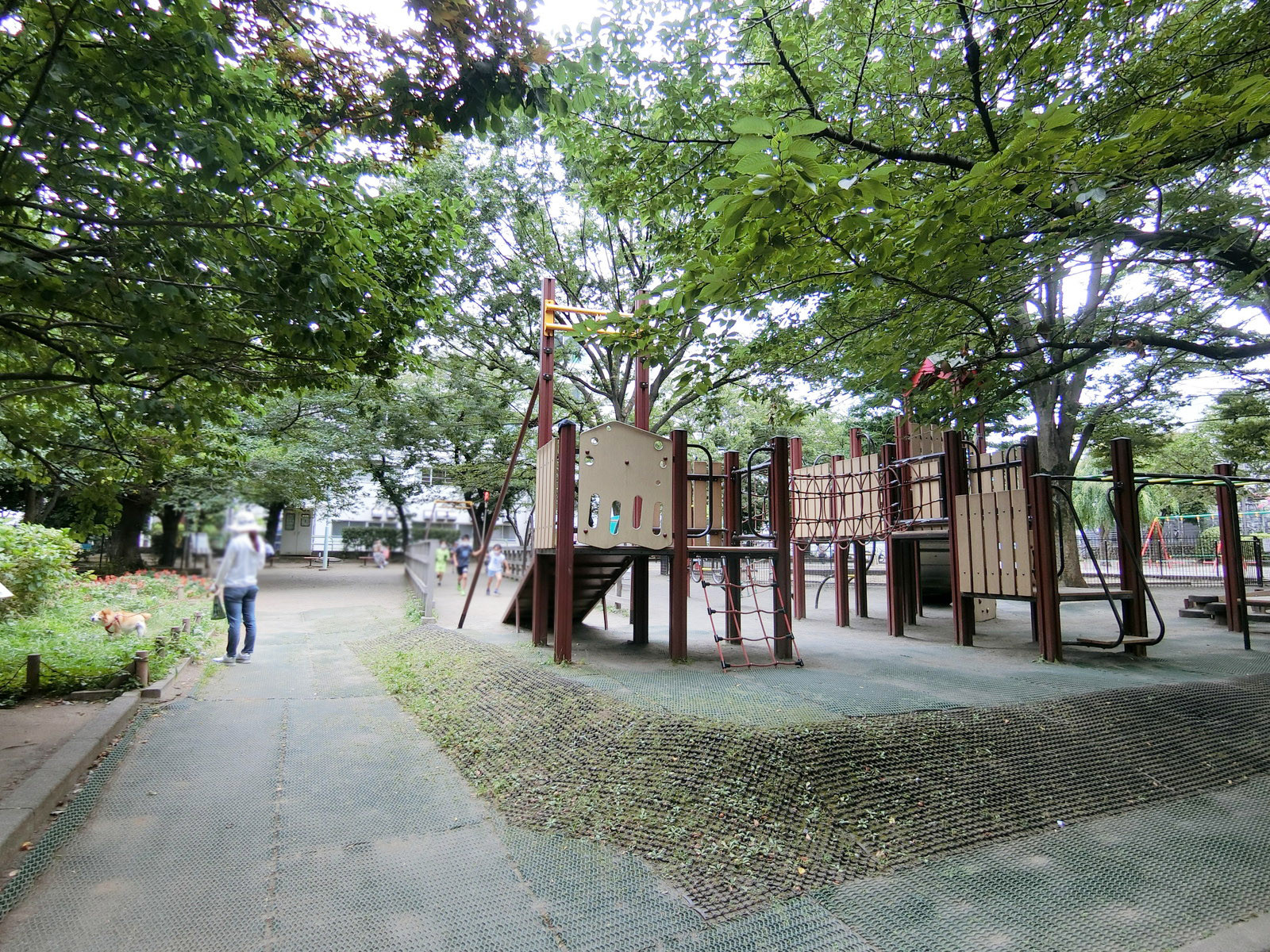 付近の港区立笄公園